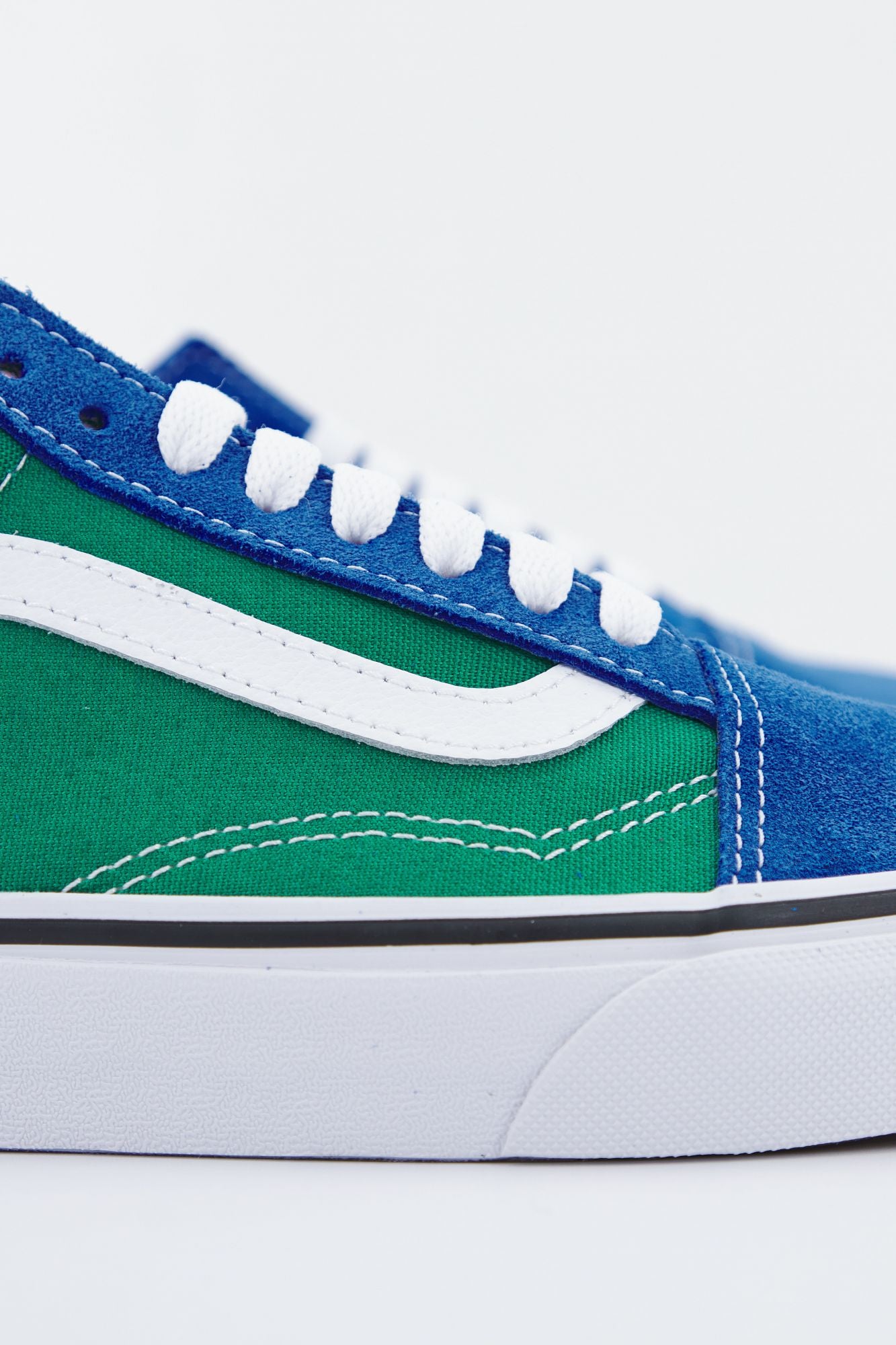 VANS UA OLD SKOOL en color AZUL (4)
