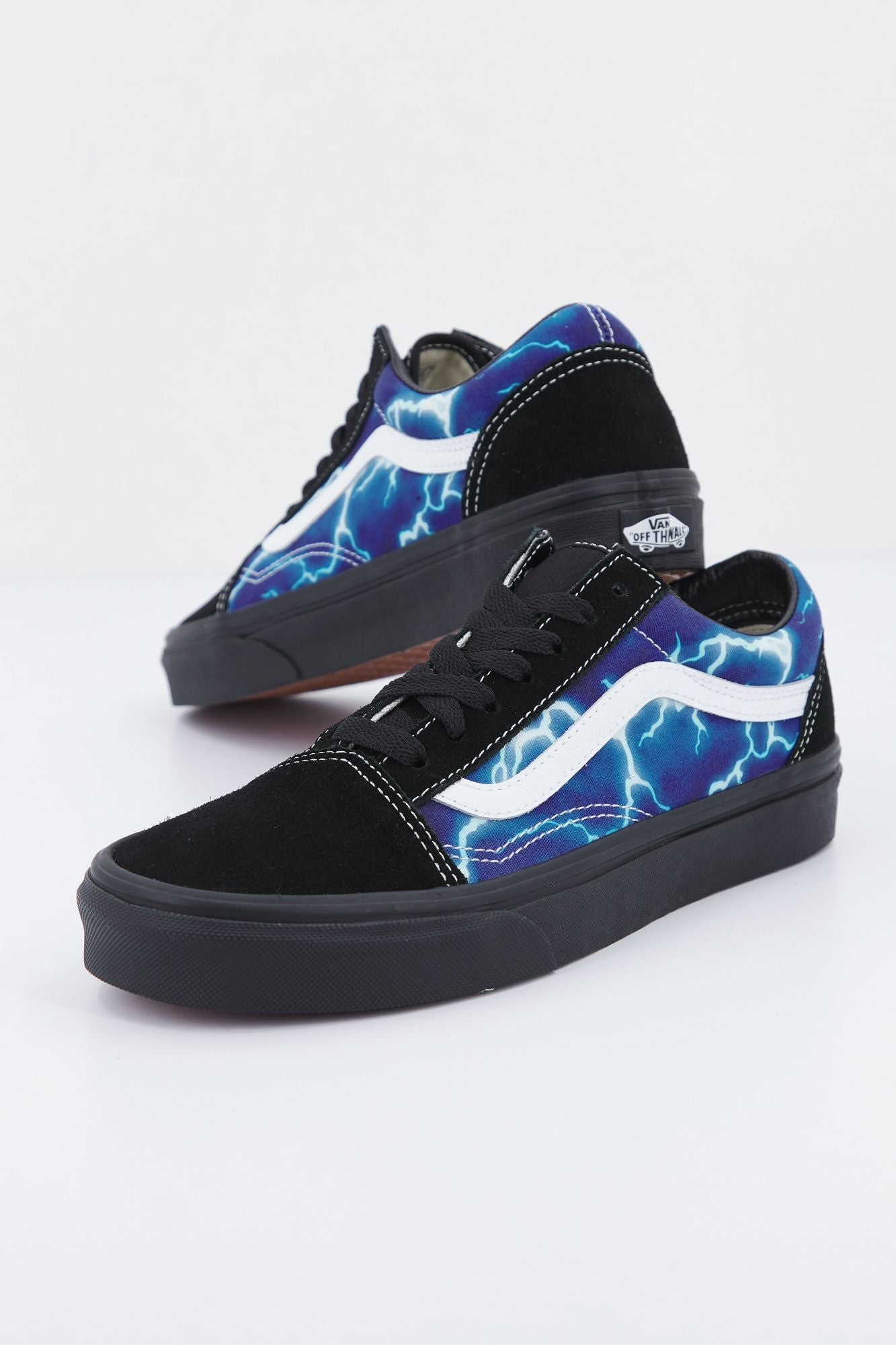 VANS UA OLD SKOOL en color NEGRO (1)
