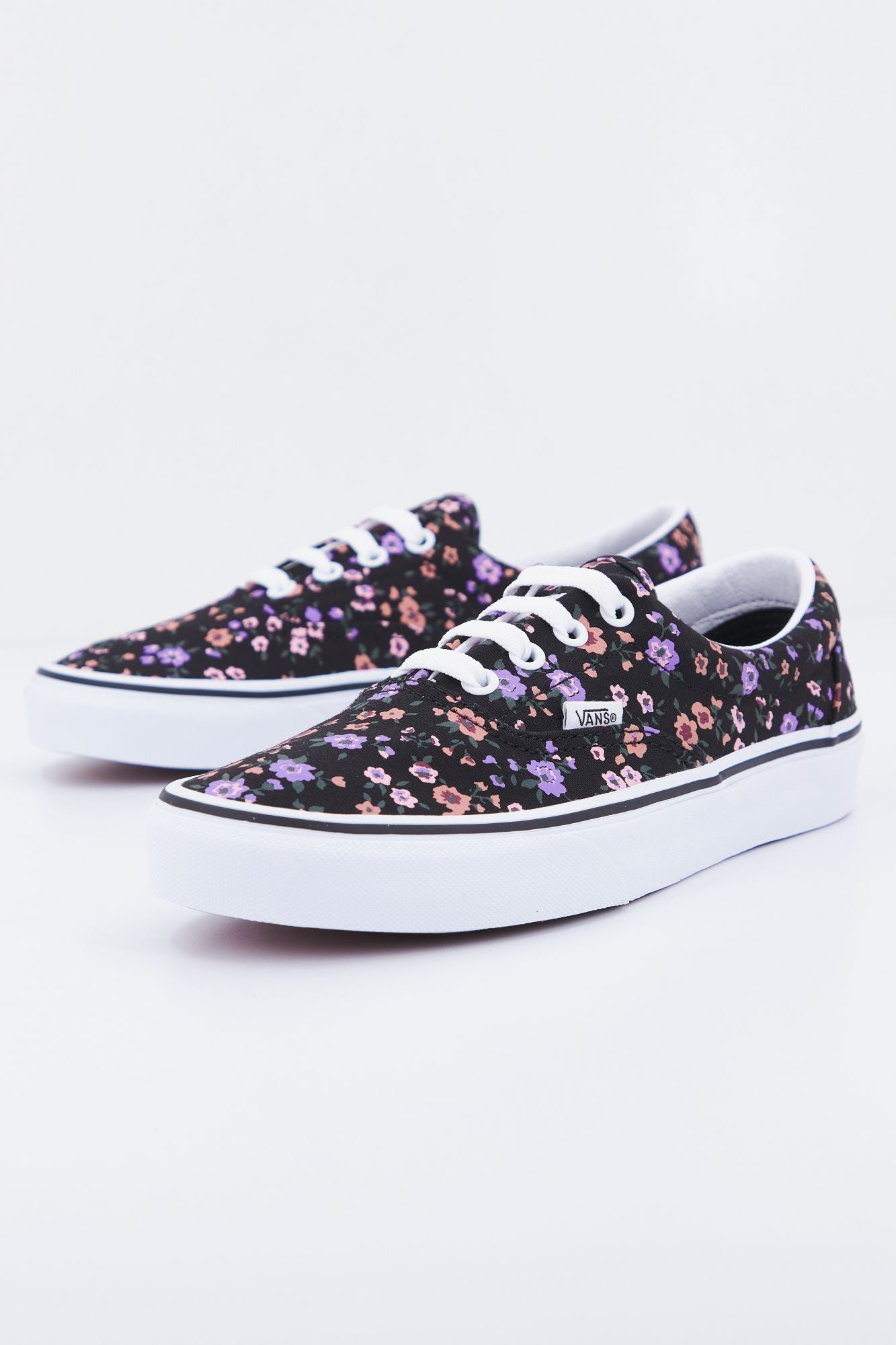 VANS UA ERA en color FLORAL (1)