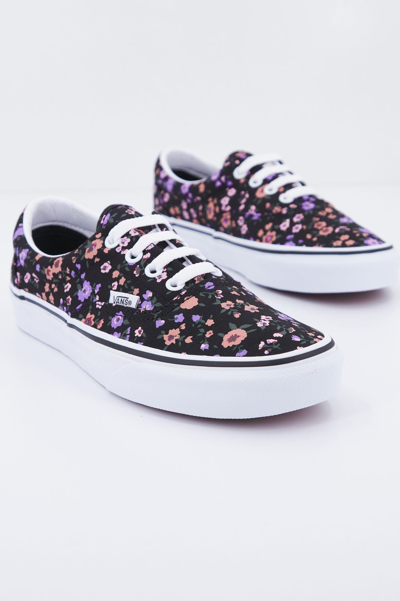 VANS UA ERA en color FLORAL (2)