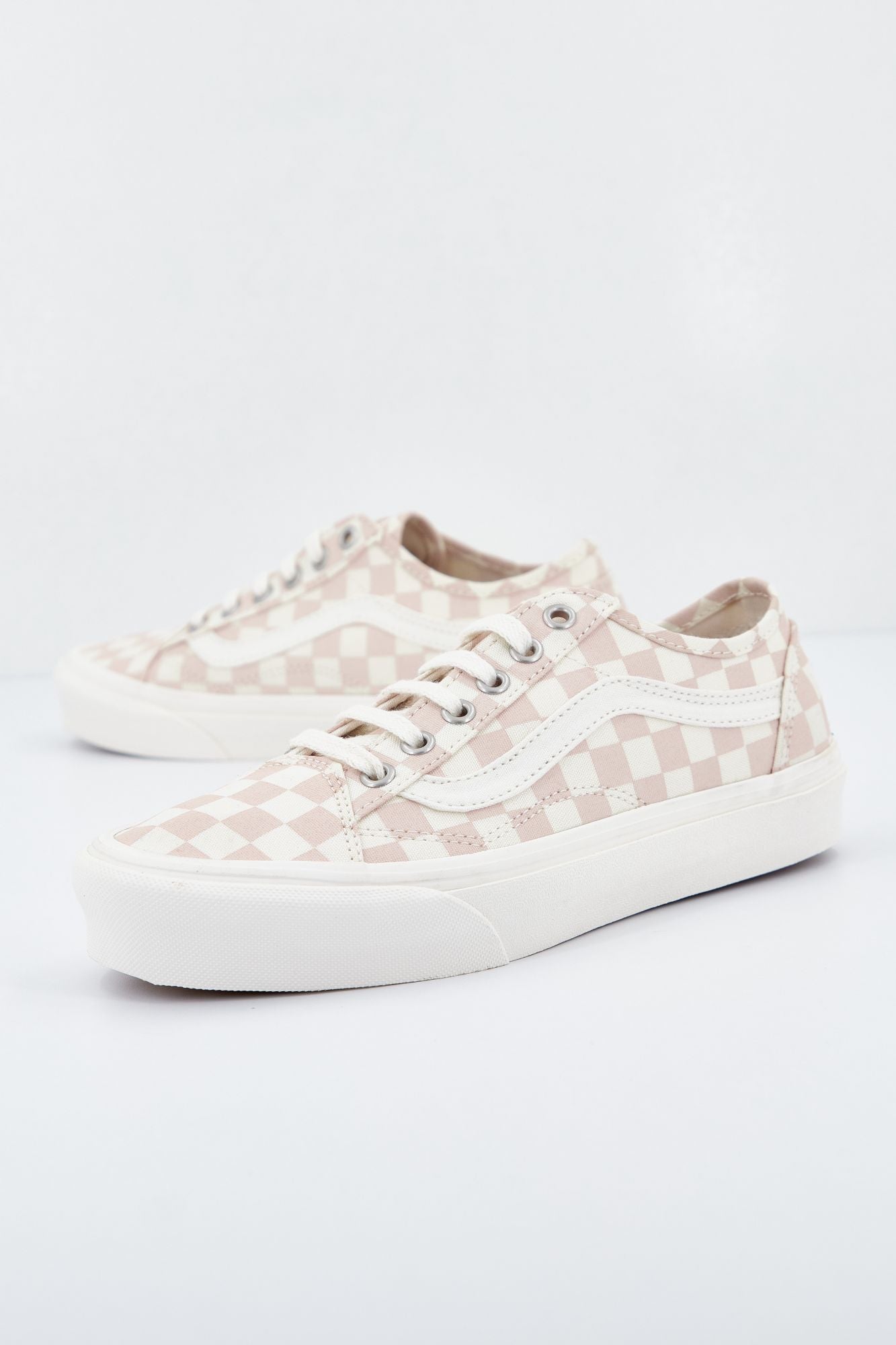 VANS UA OLD SKOOL TAPERED E en color ROSA (1)