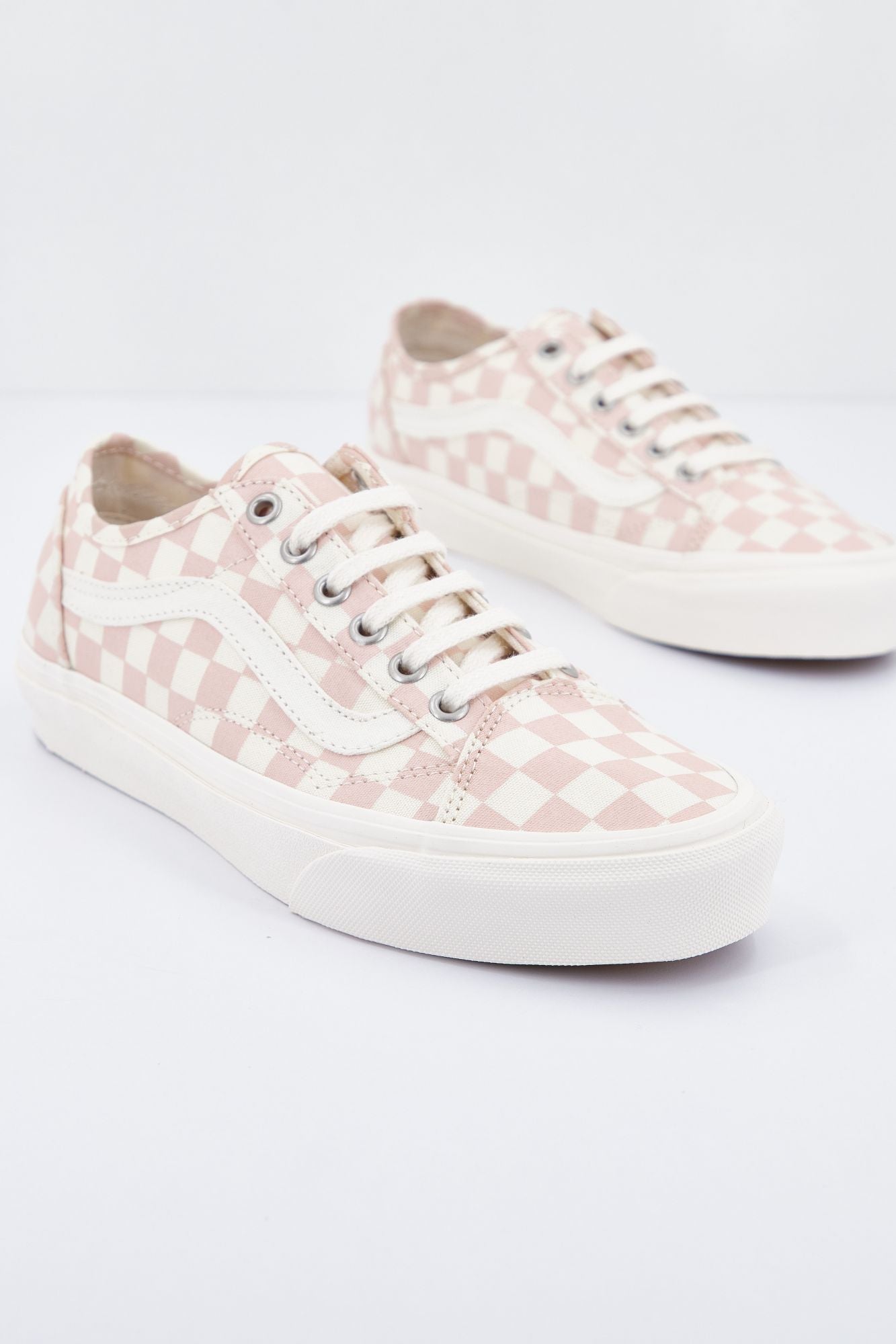 VANS UA OLD SKOOL TAPERED E en color ROSA (2)