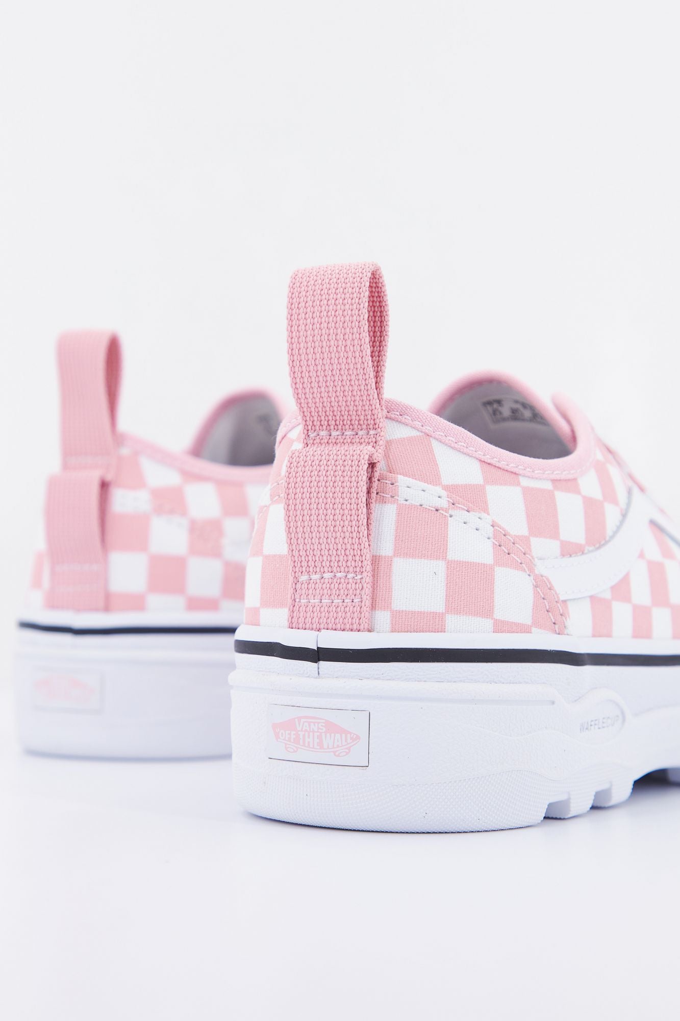 VANS UA SENTRY OLD SKOOL WC en color ROSA (3)