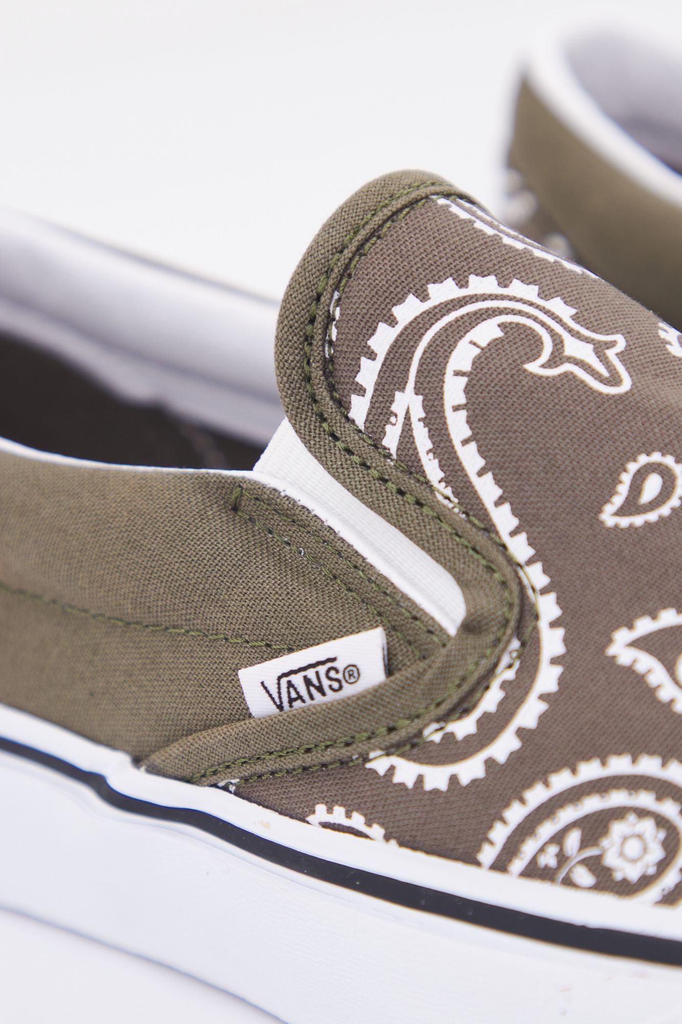 VANS UA CLASSIC SLIP-ON en color VERDE (3)