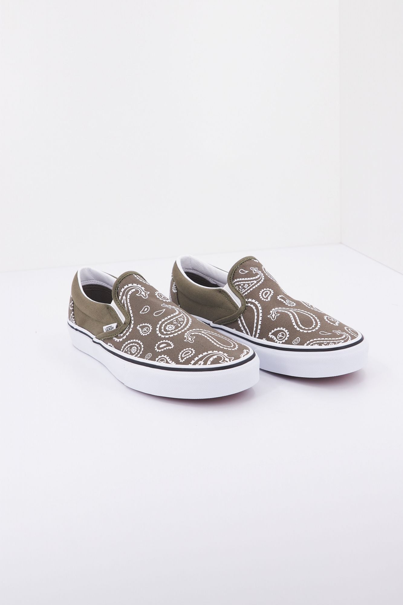 VANS UA CLASSIC SLIP-ON en color VERDE (4)