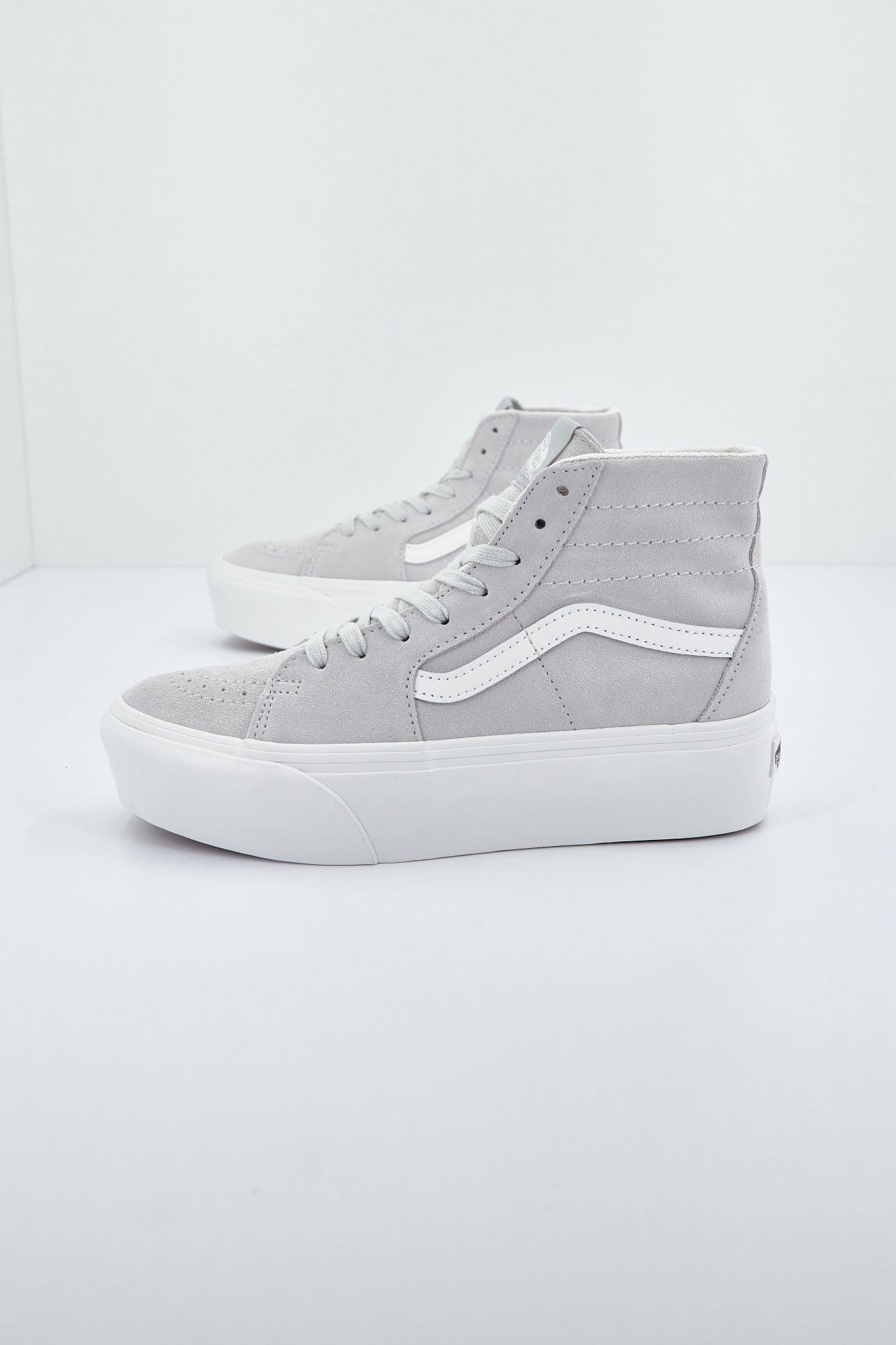VANS UA SK8-HI TAPERED STAC en color GRIS (2)