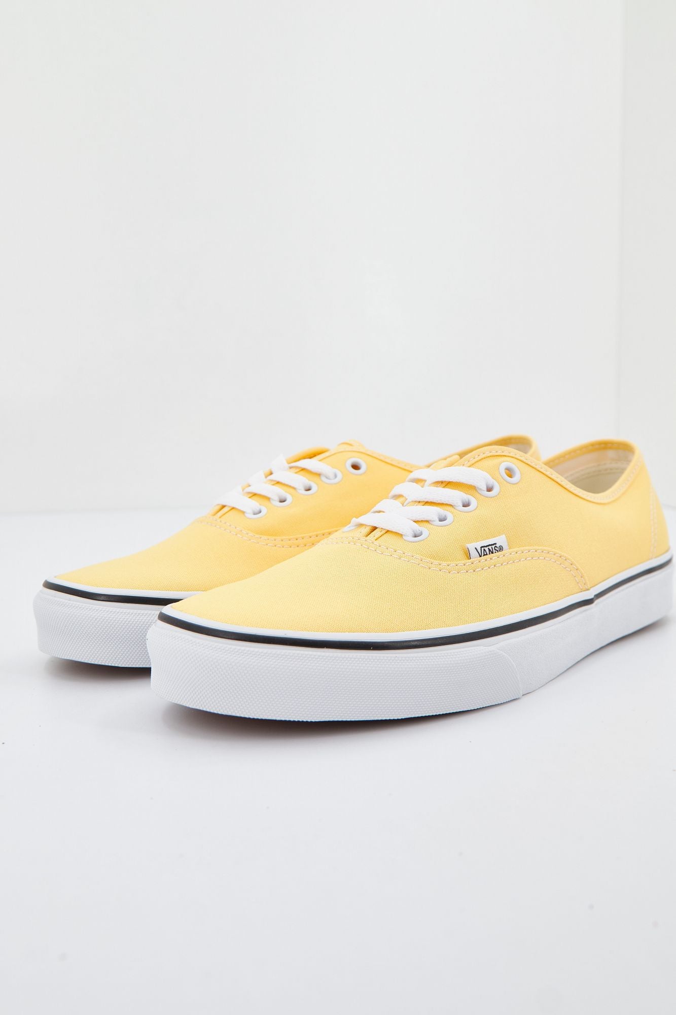 VANS UA AUTHENTIC en color AMARILLO (2)