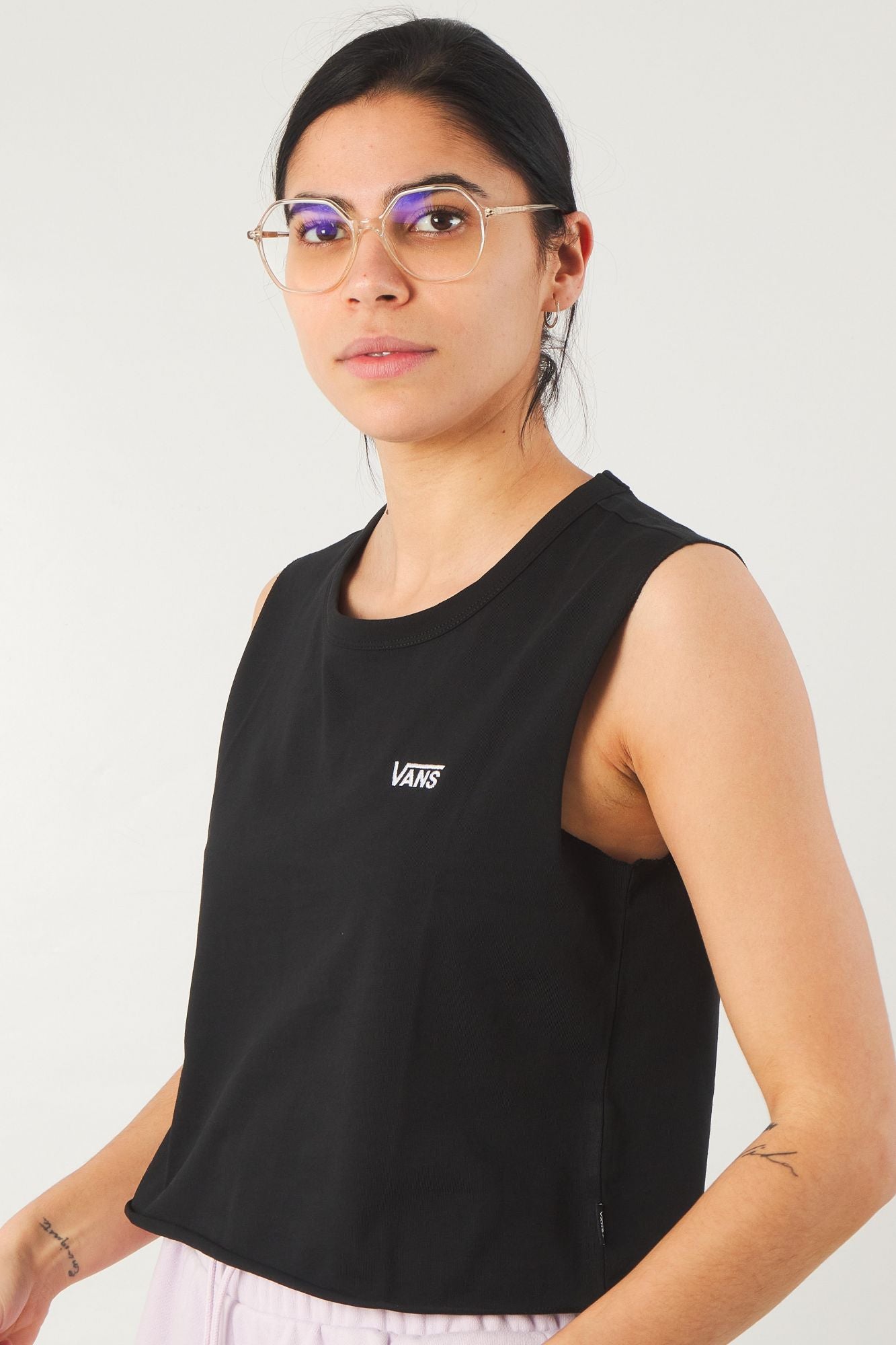 VANS JUNIOR V MUSCLE T-SHIRT en color NEGRO (1)