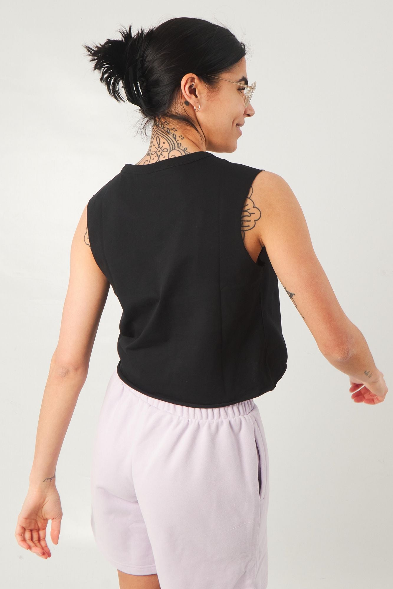 VANS JUNIOR V MUSCLE T-SHIRT en color NEGRO (3)