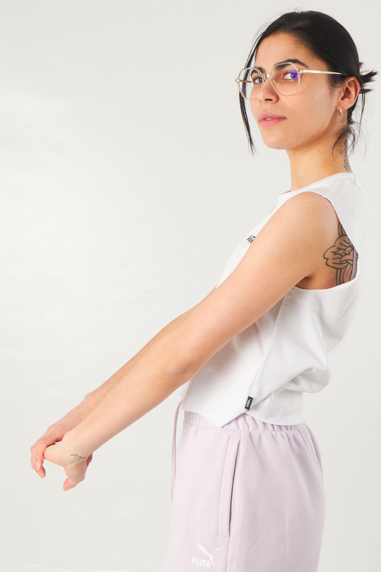 VANS JUNIOR V MUSCLE C T-SHIRT en color BLANCO (2)