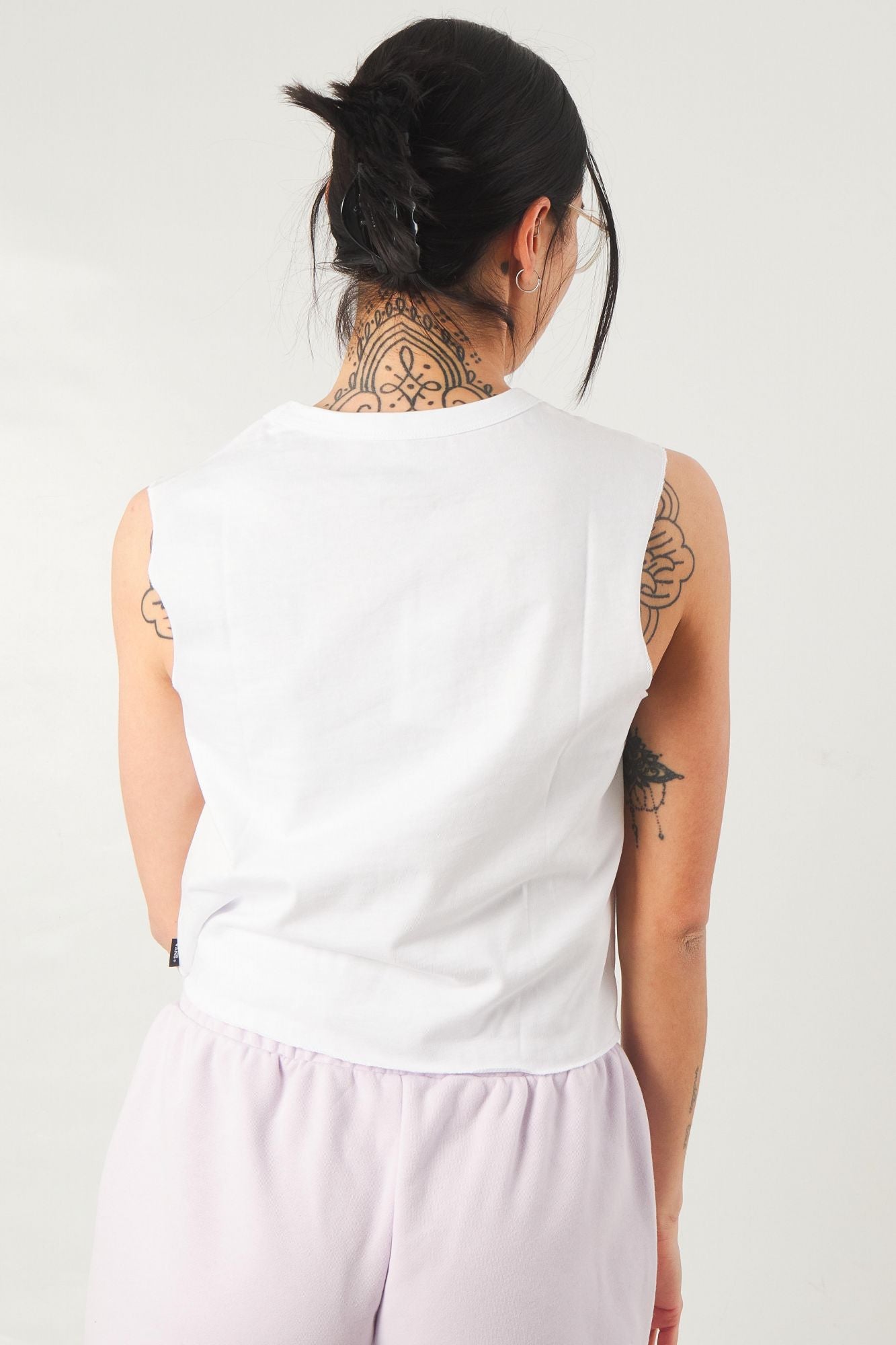 VANS JUNIOR V MUSCLE C T-SHIRT en color BLANCO (3)