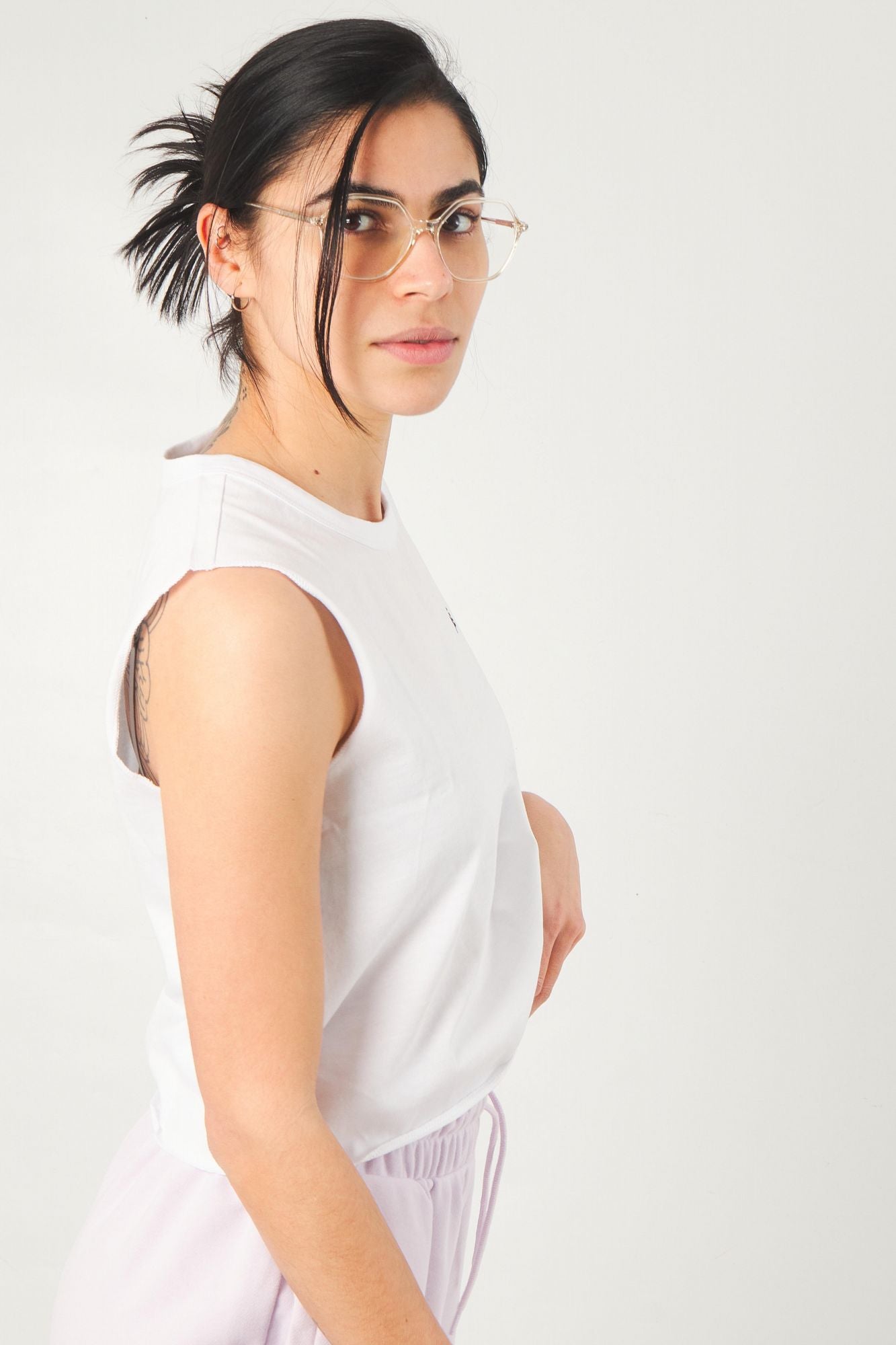 VANS JUNIOR V MUSCLE C T-SHIRT en color BLANCO (4)