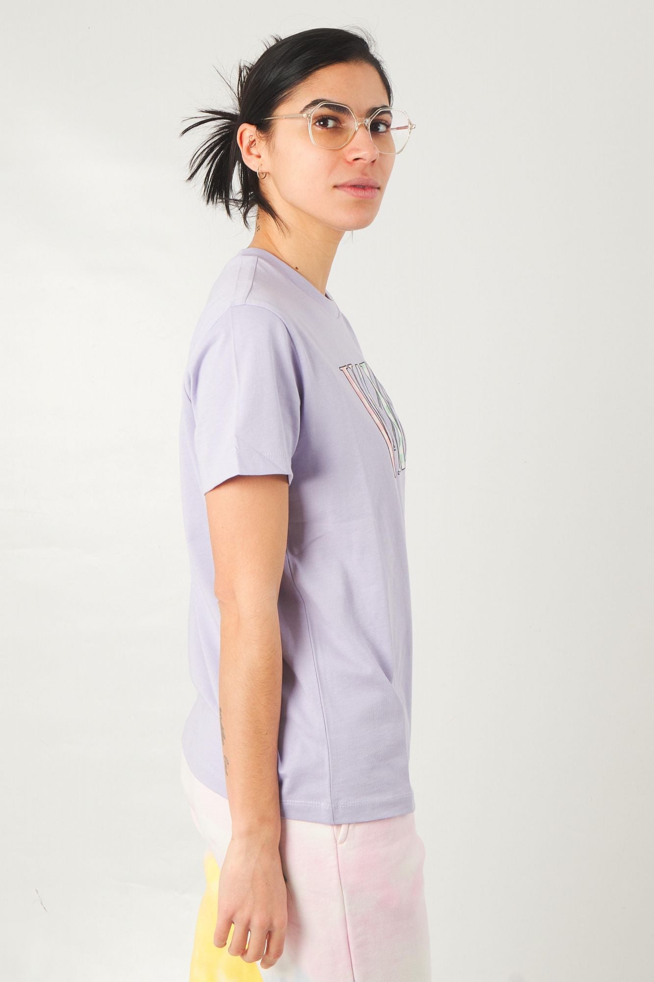 VANS MIXED UP GINGHAM BFF T-SHIRT en color VIOLETA (3)