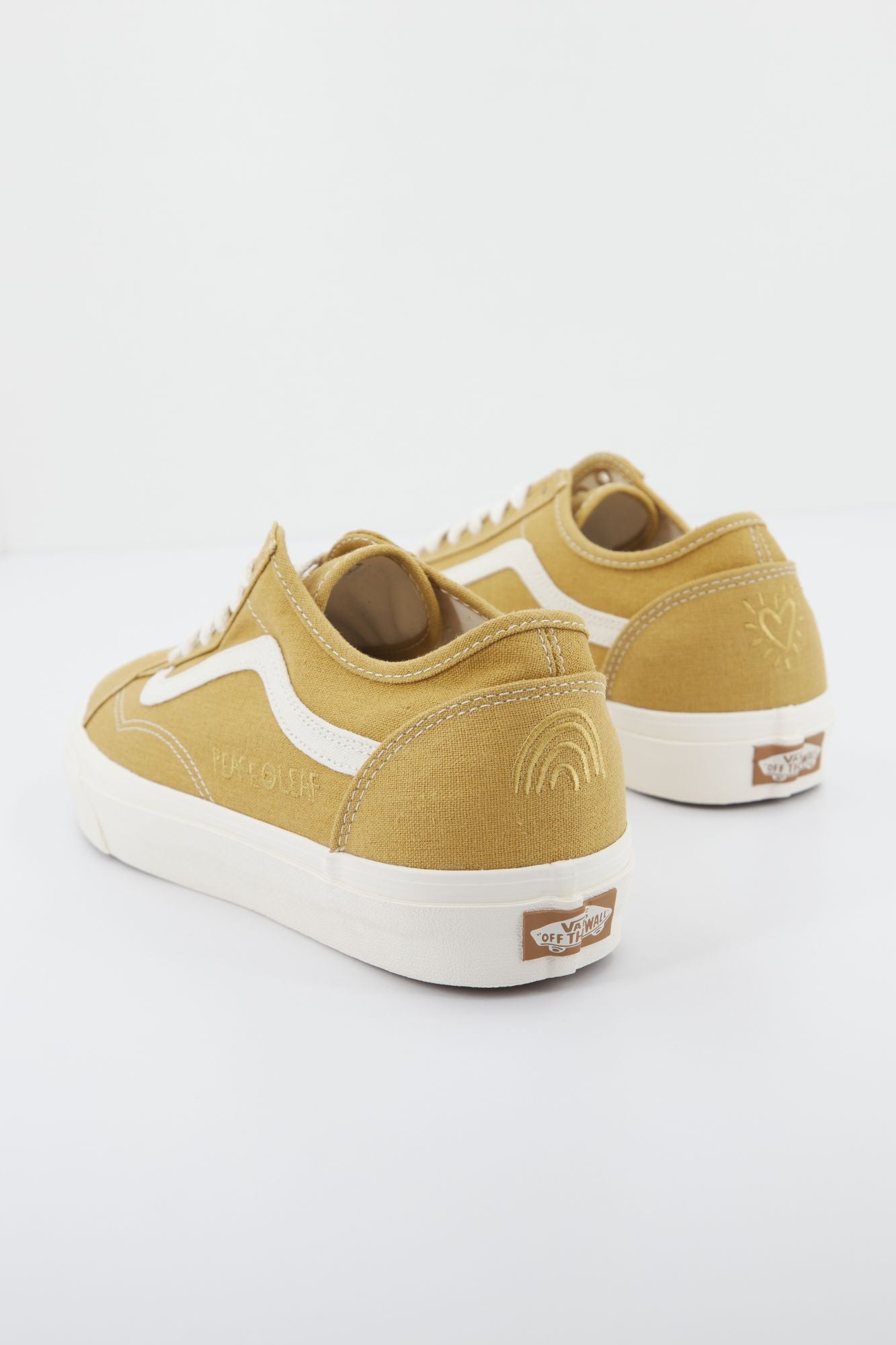 VANS OLD SKOOL TAPE en color AMARILLO (3)