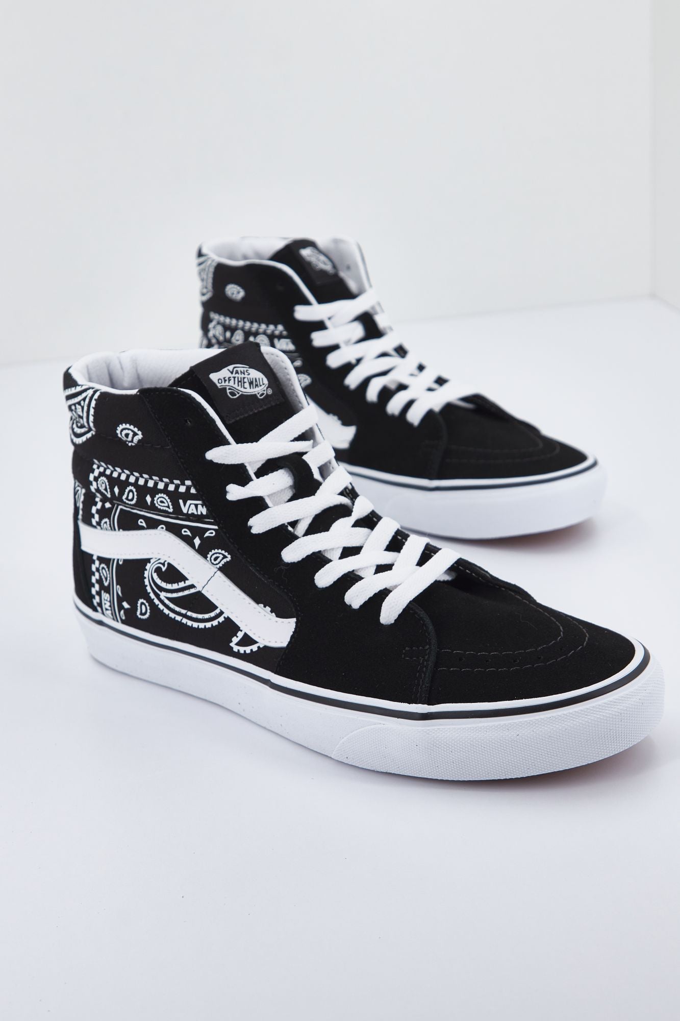VANS VN0A5JMJB0E1 en color NEGRO (2)