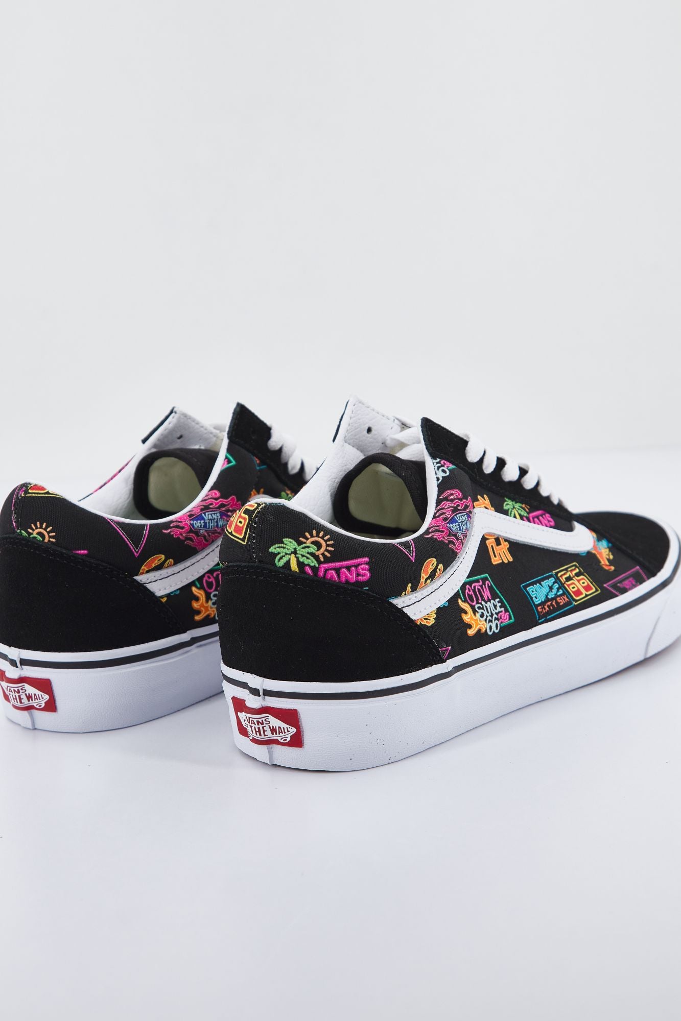 VANS UA OLD SKOOL en color NEGRO (3)