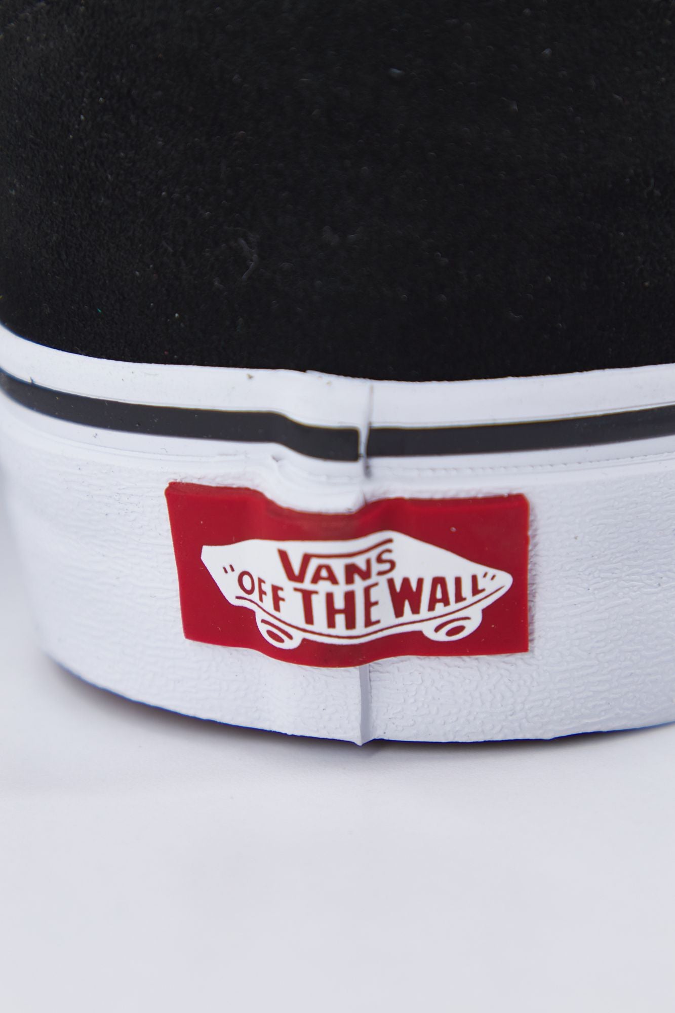 VANS UA OLD SKOOL en color NEGRO (4)