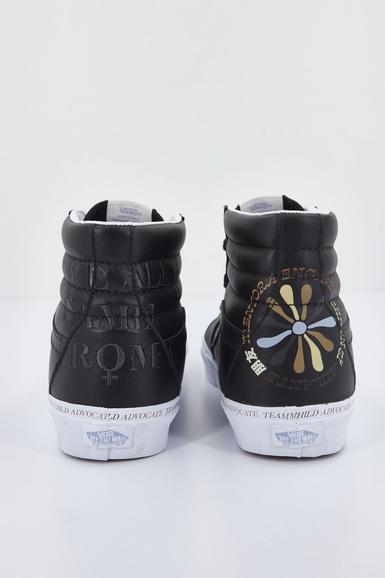 VANS UA SK8-HI en color NEGRO (2)