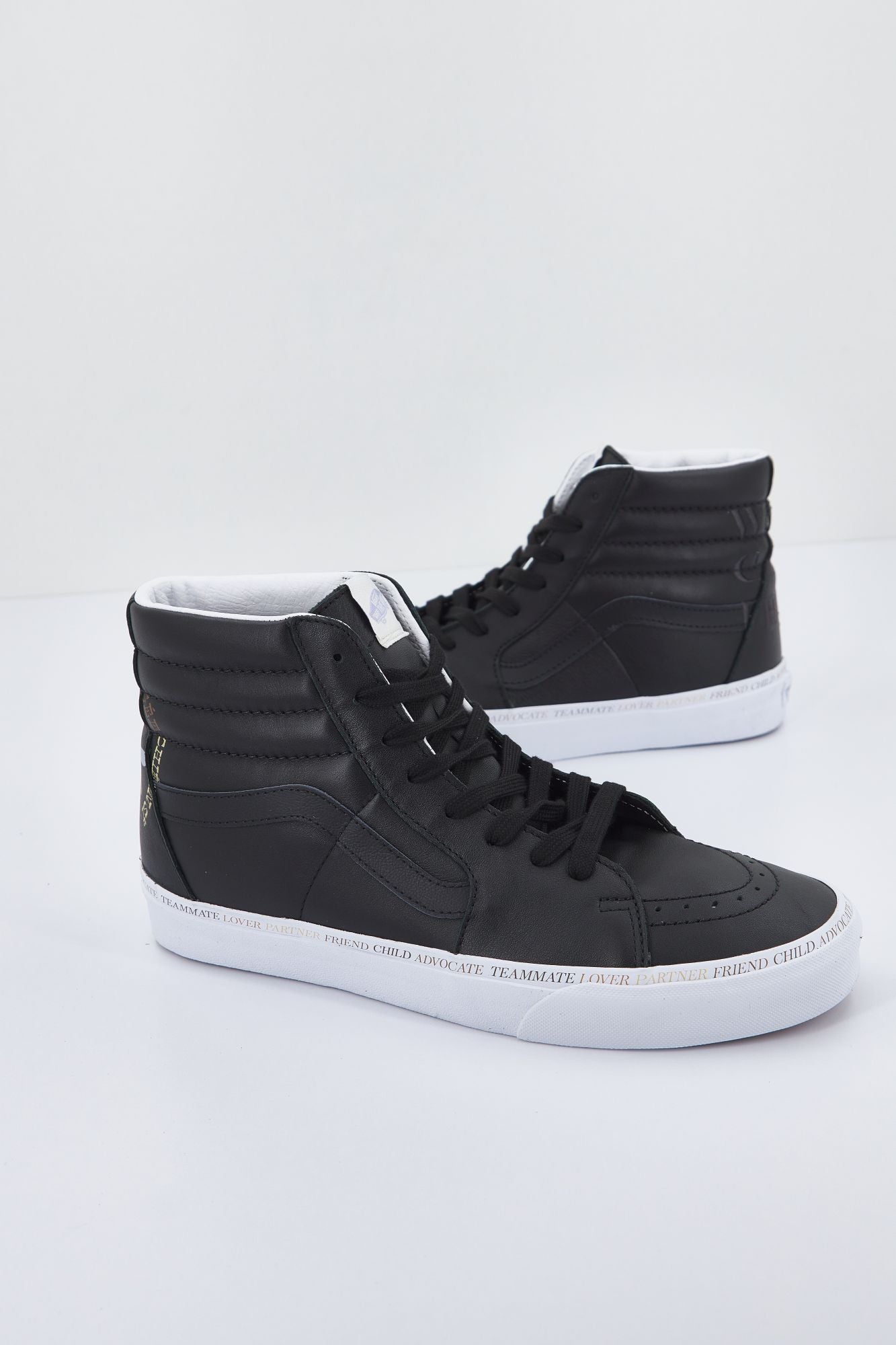 VANS UA SK8-HI en color NEGRO (3)