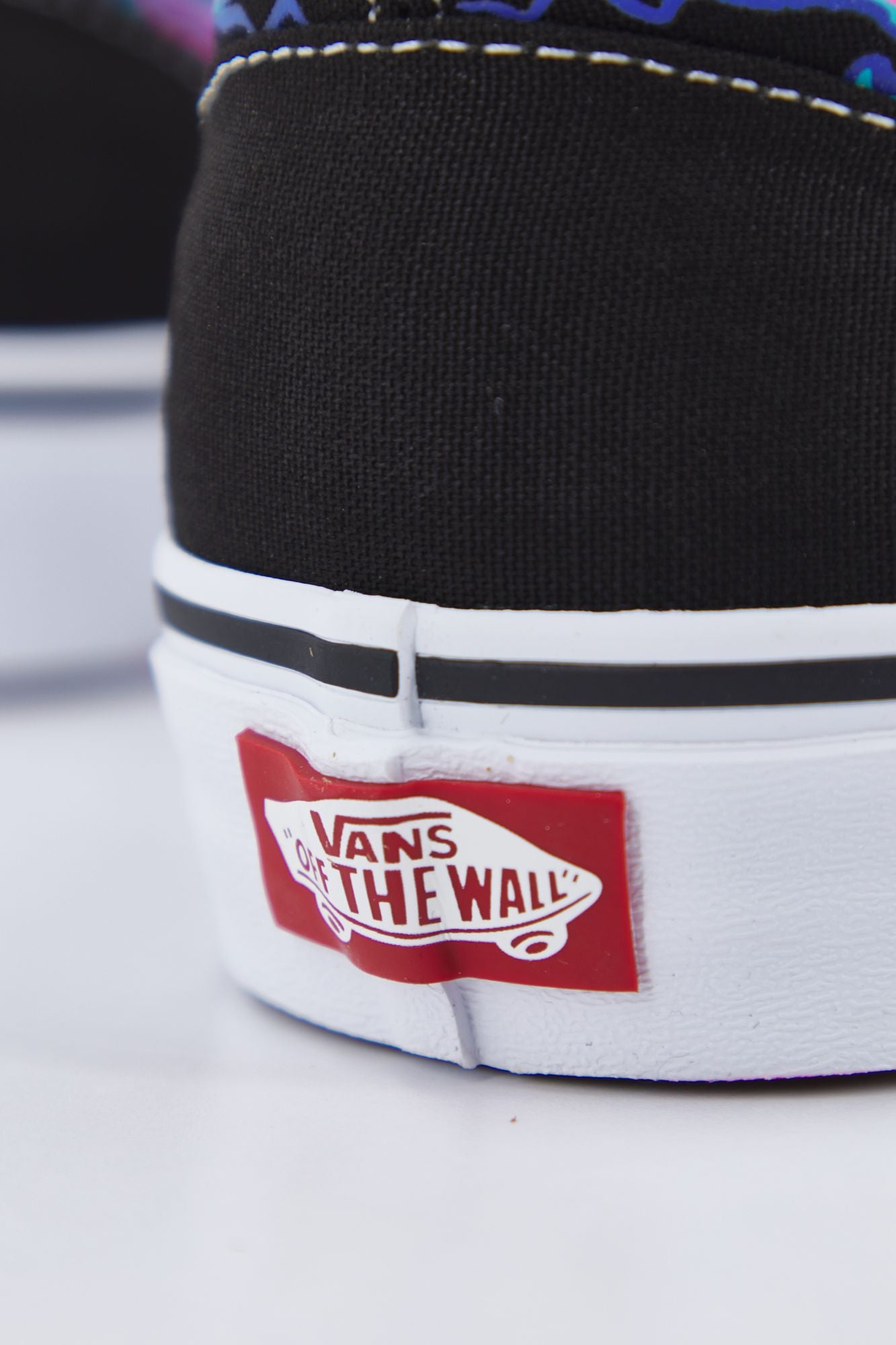 VANS VN000XG8B031 en color NEGRO (4)