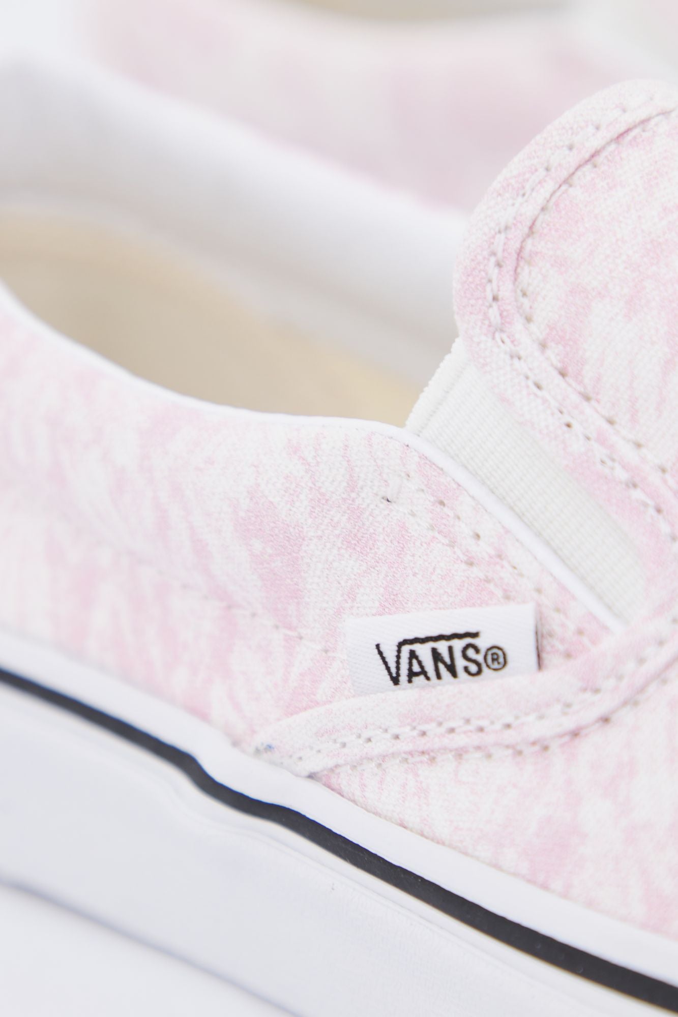 VANS UA CLASSIC SLIP-ON en color ROSA (4)