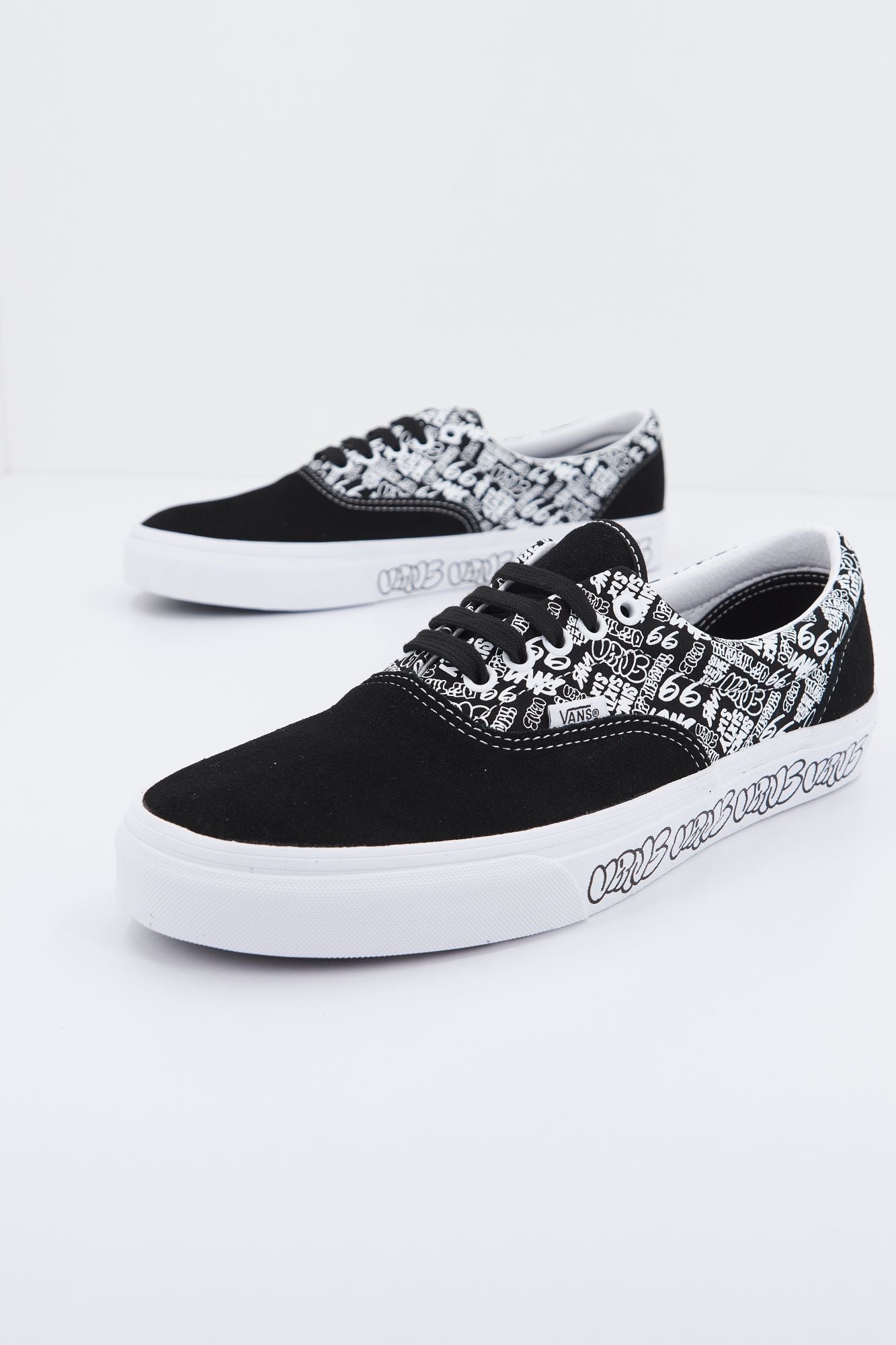 VANS UA ERA en color NEGRO (1)
