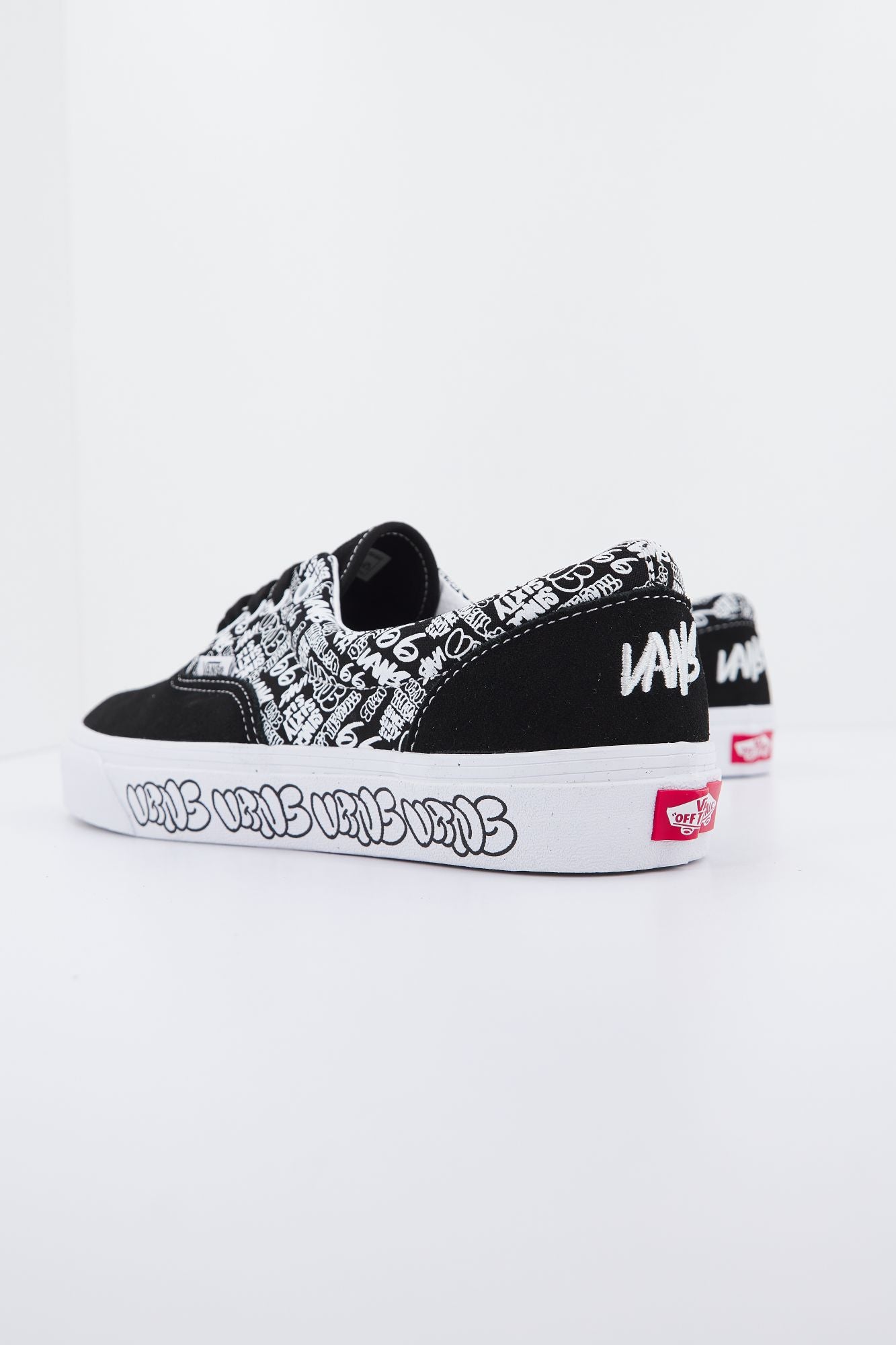 VANS UA ERA en color NEGRO (3)
