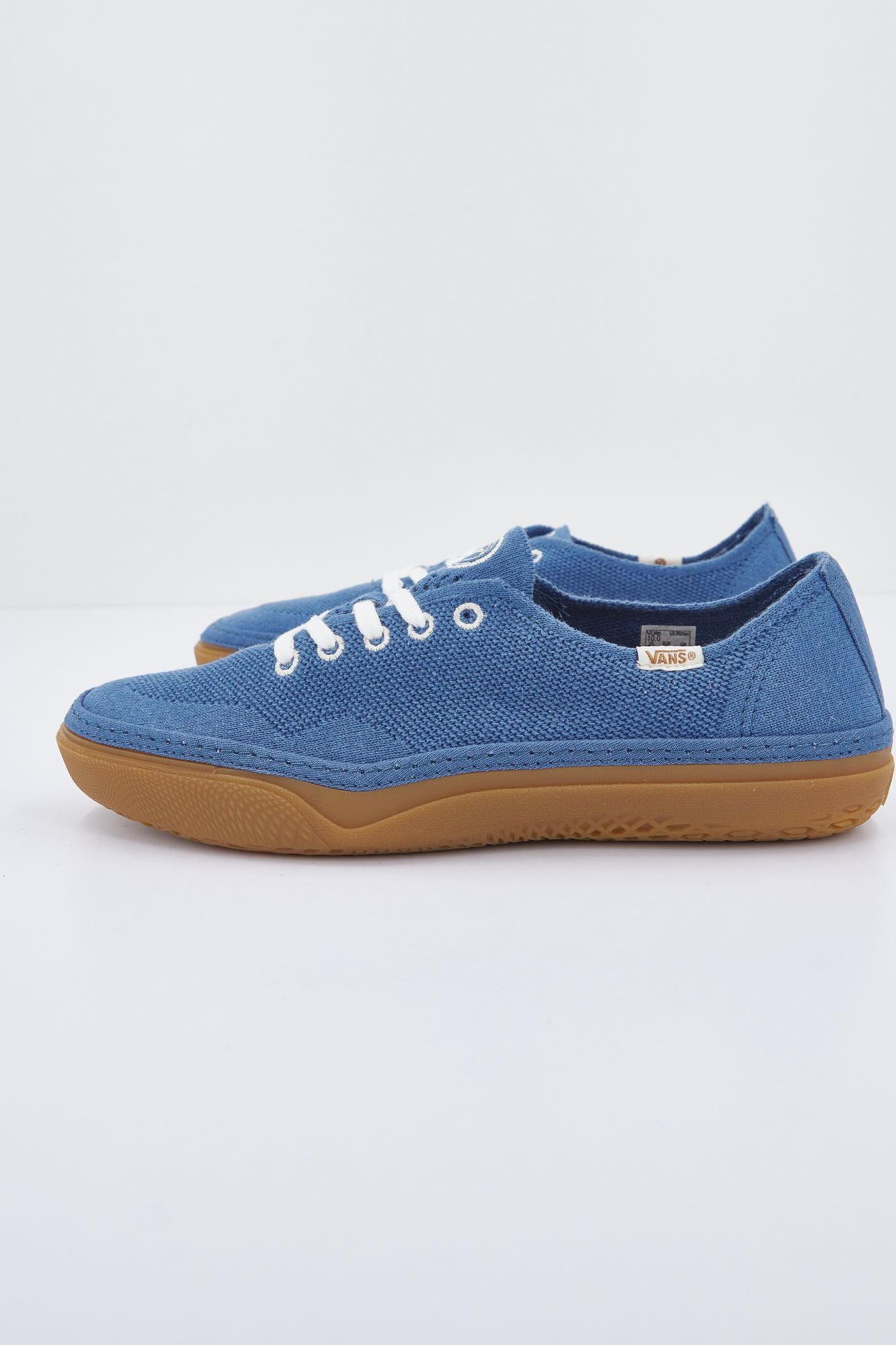 VANS UA CIRCLE VEE en color AZUL (1)