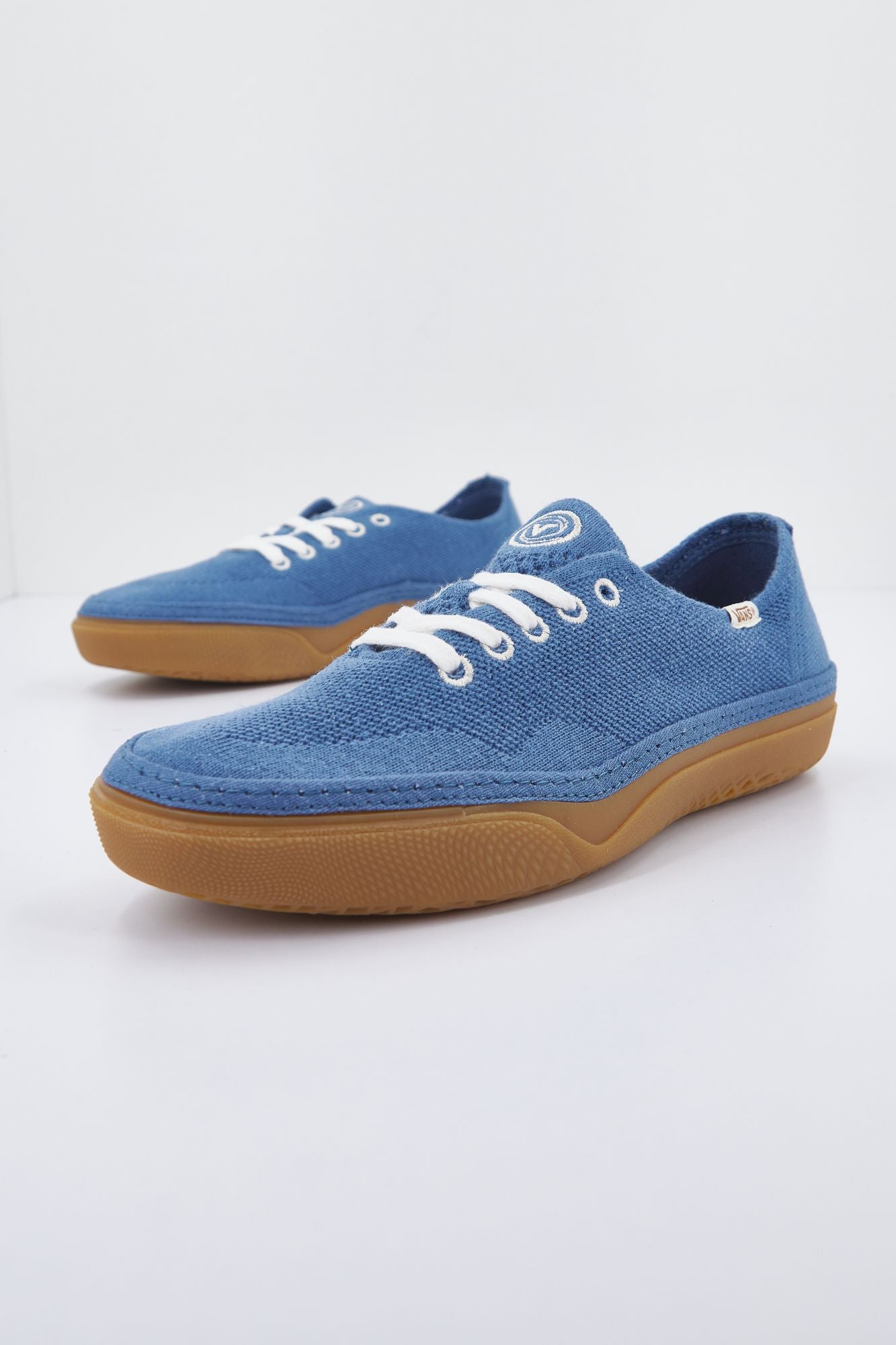 VANS UA CIRCLE VEE en color AZUL (2)