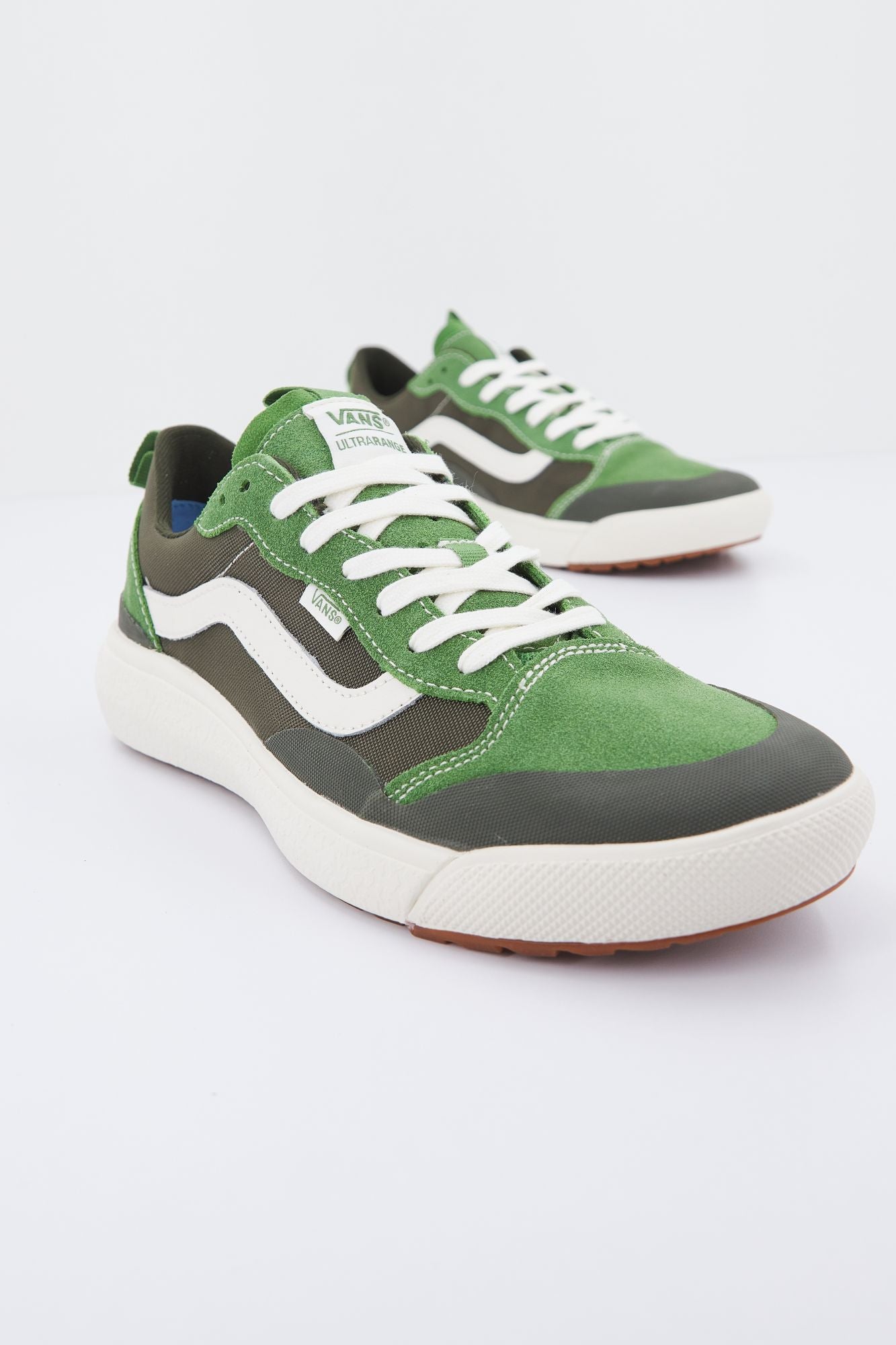 VANS UA ULTRARANGE EXO SE en color VERDE (1)