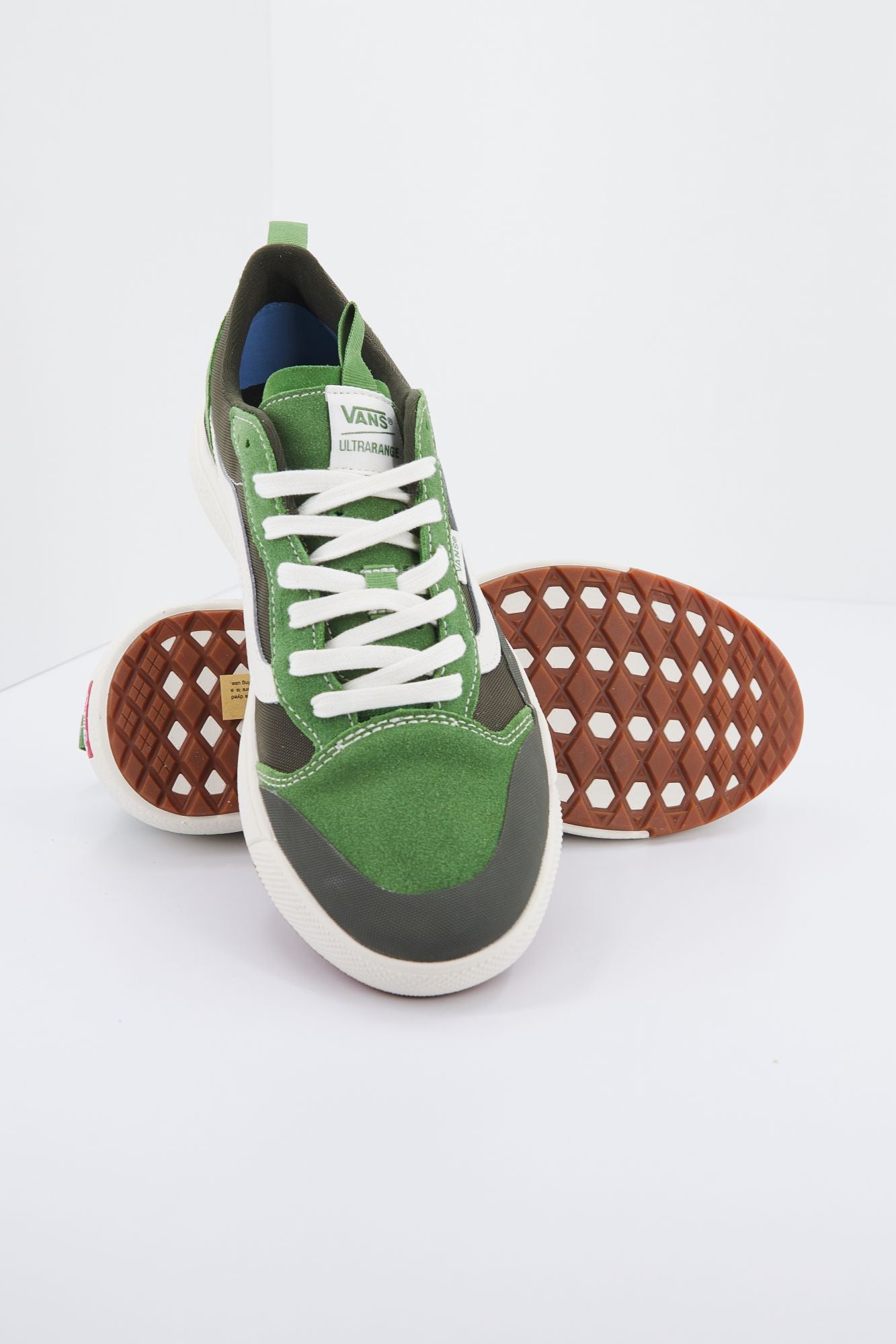 VANS UA ULTRARANGE EXO SE en color VERDE (4)