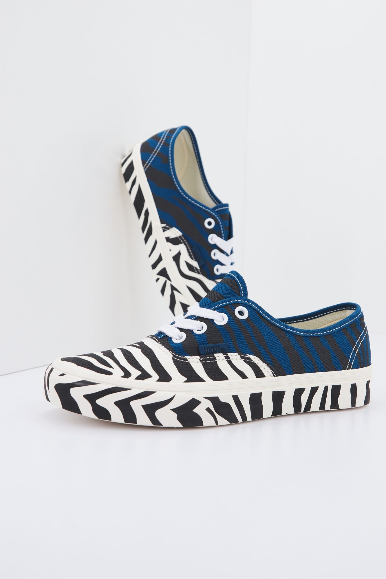 VANS UA AUTHENTIC en color ANIMAL PRINT (1)