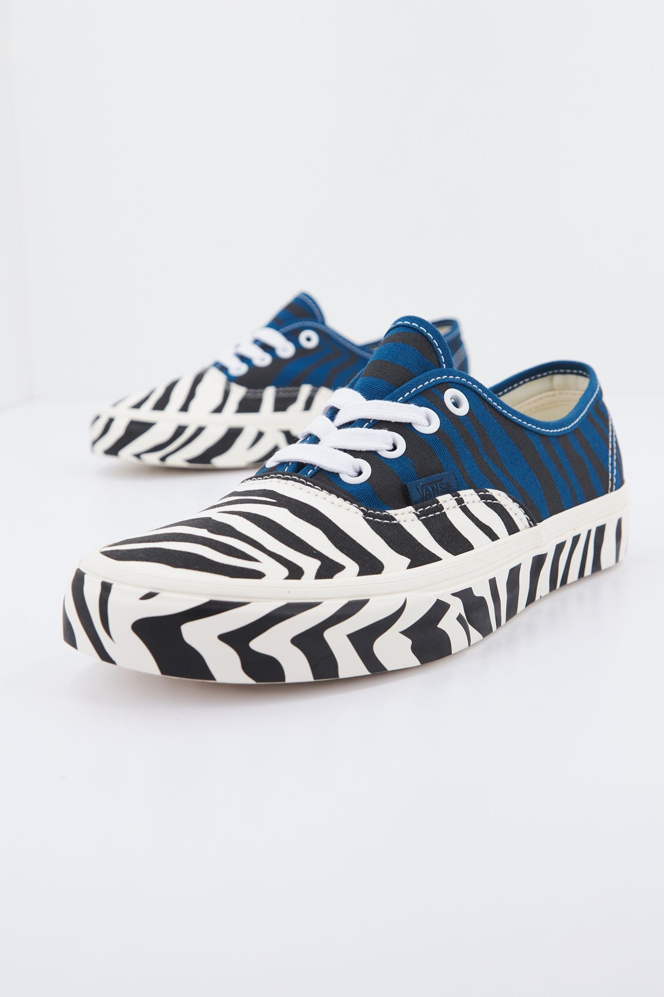 VANS UA AUTHENTIC en color ANIMAL PRINT (2)