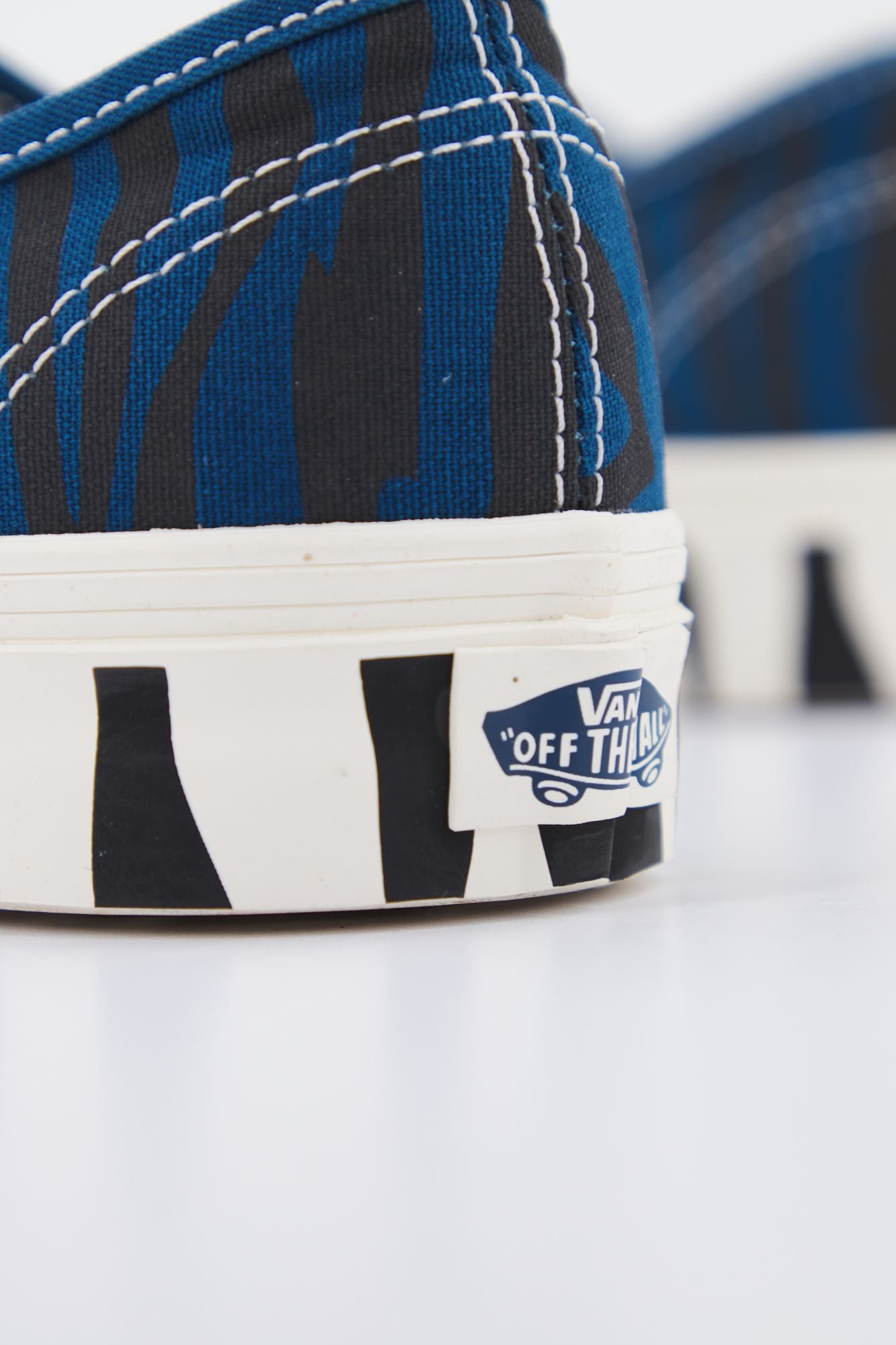 VANS UA AUTHENTIC en color ANIMAL PRINT (4)