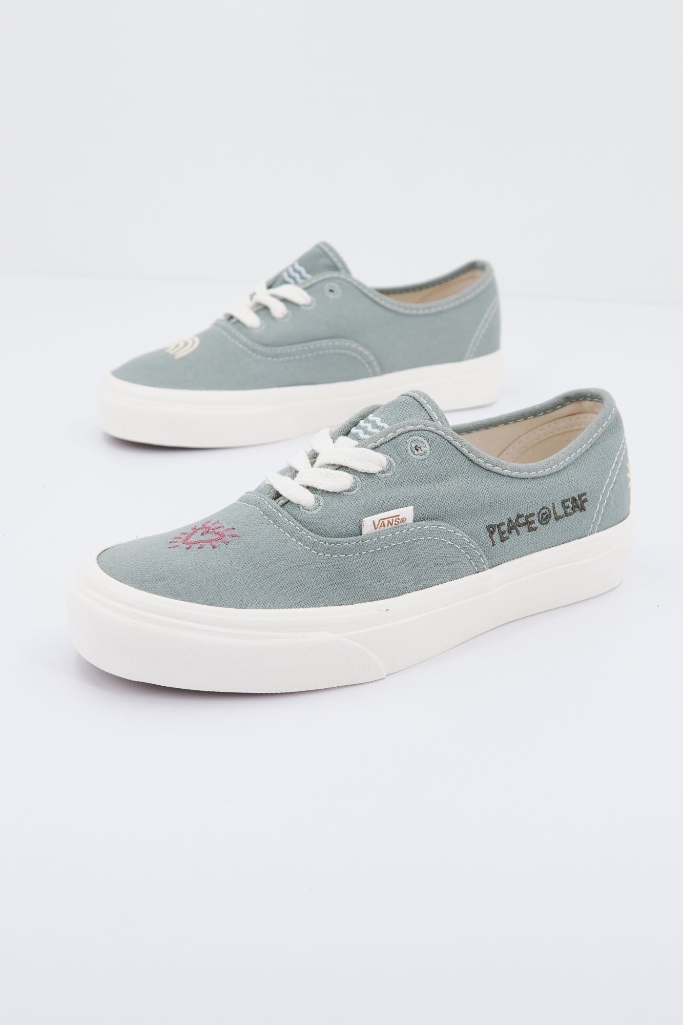 VANS UA AUTHENTIC en color VERDE (1)