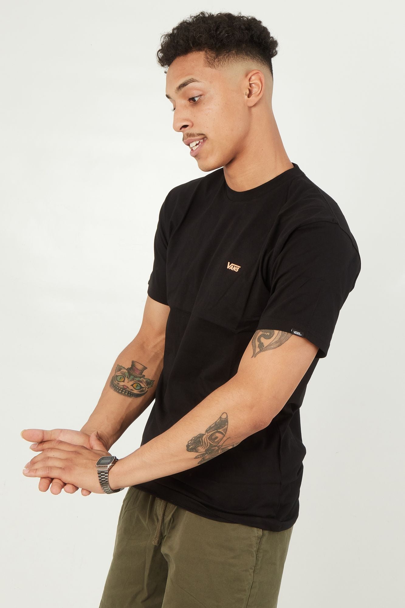 VANS LEFT CHEST LOGO TEE en color NEGRO (3)