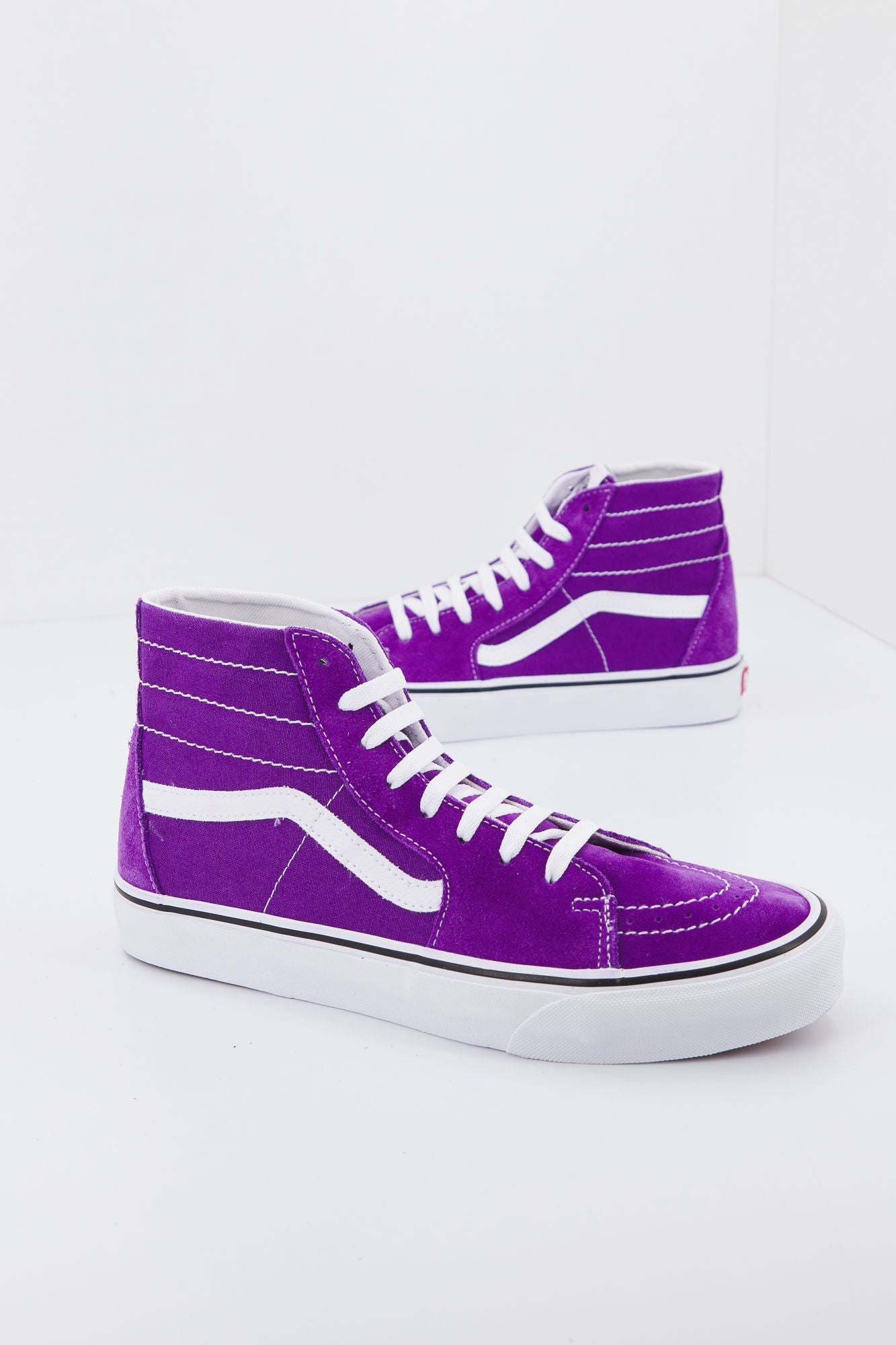 VANS UA SK8-HI en color VIOLETA (1)