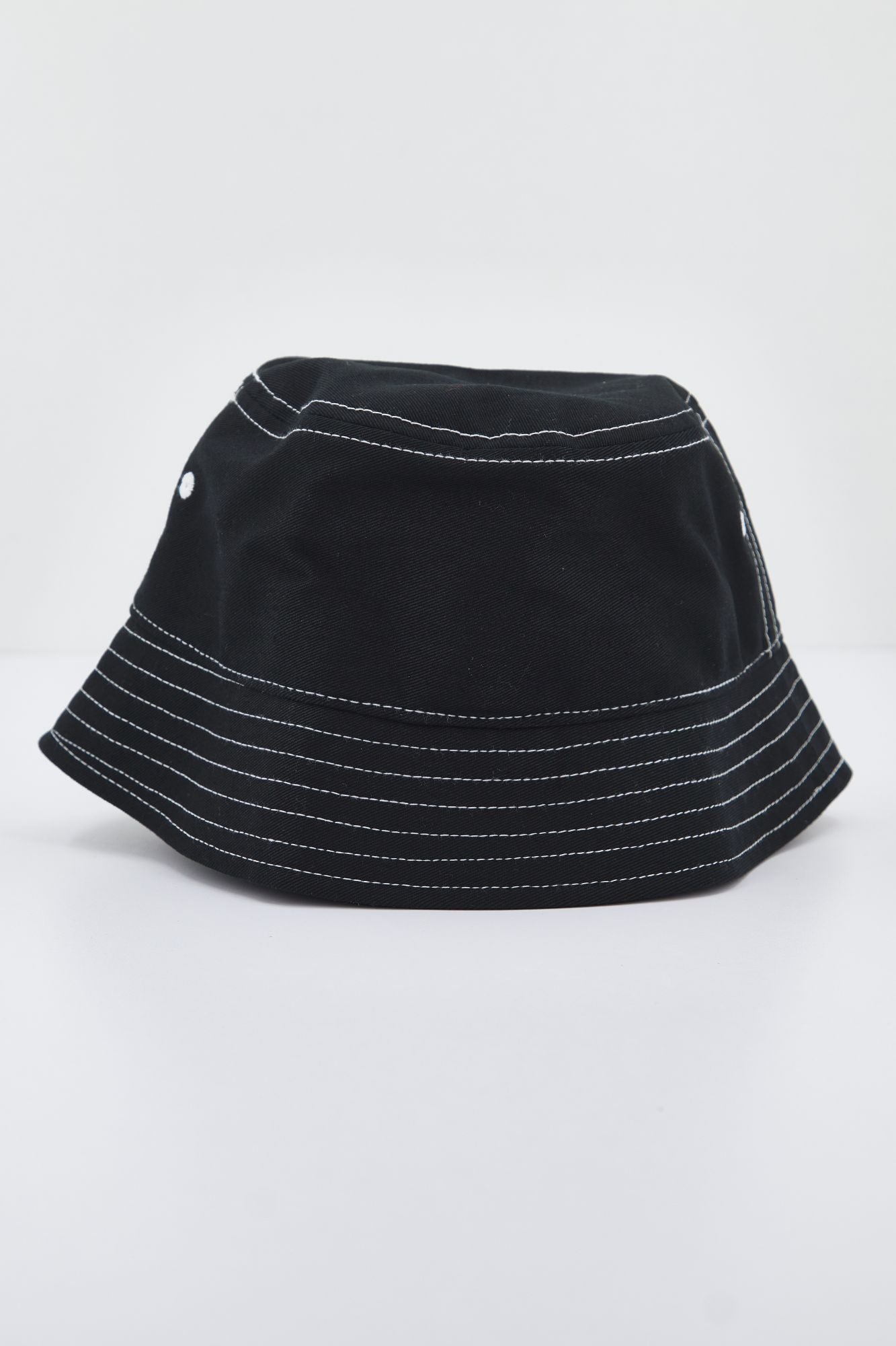 VANS HANKLEY BUCKET HAT en color NEGRO (3)