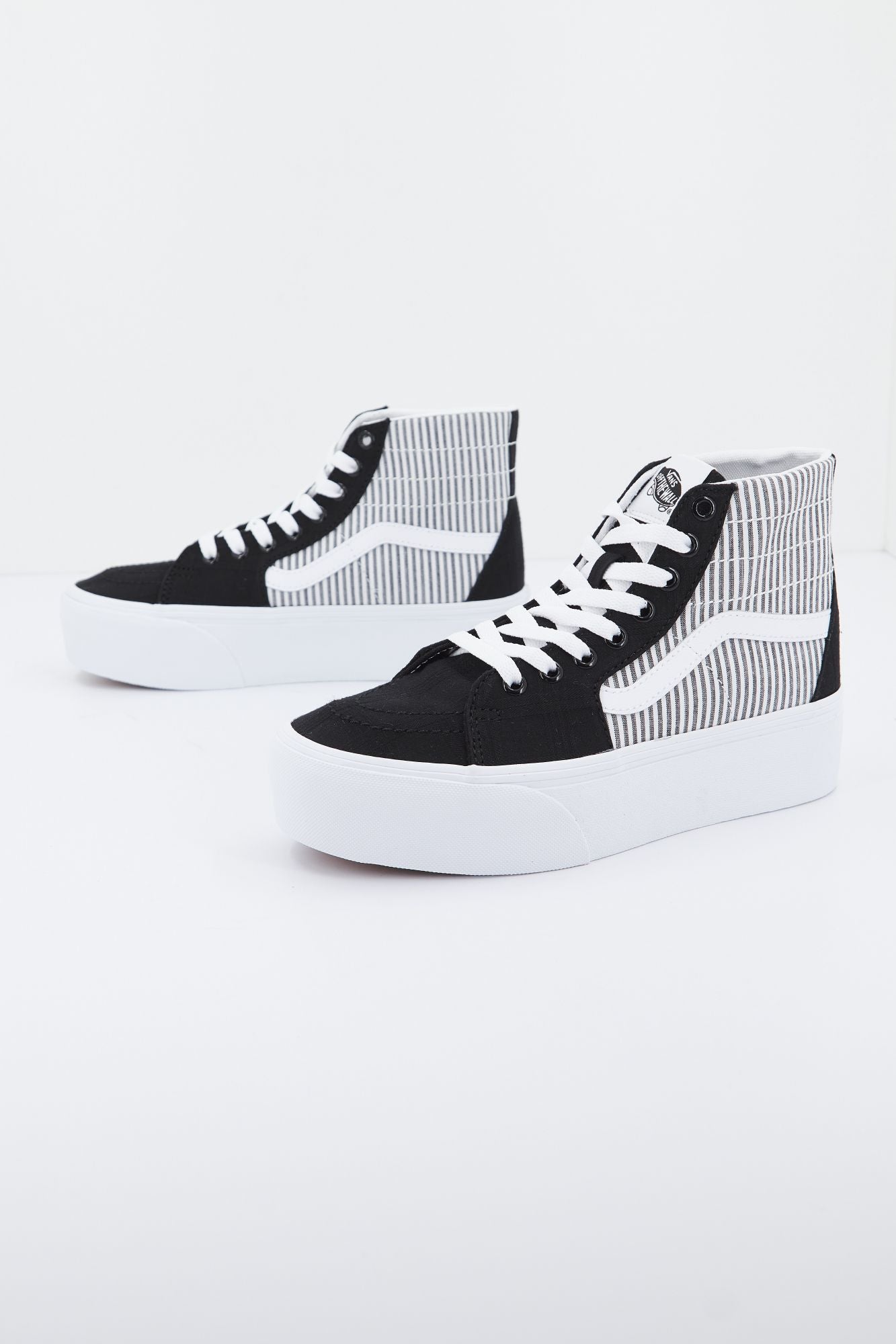 VANS SK8-HI TAPERED en color NEGRO (2)