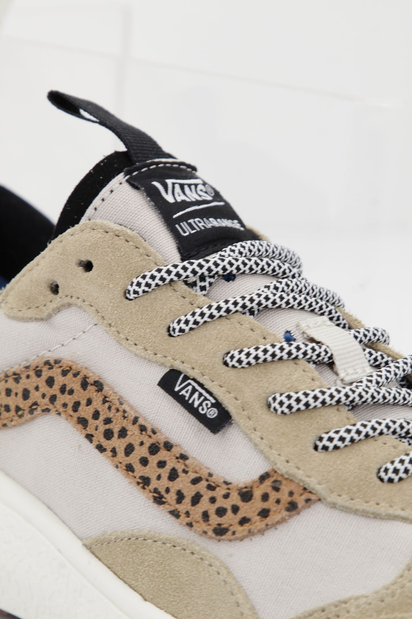 VANS ULTRARANGE en color BEIS (4)