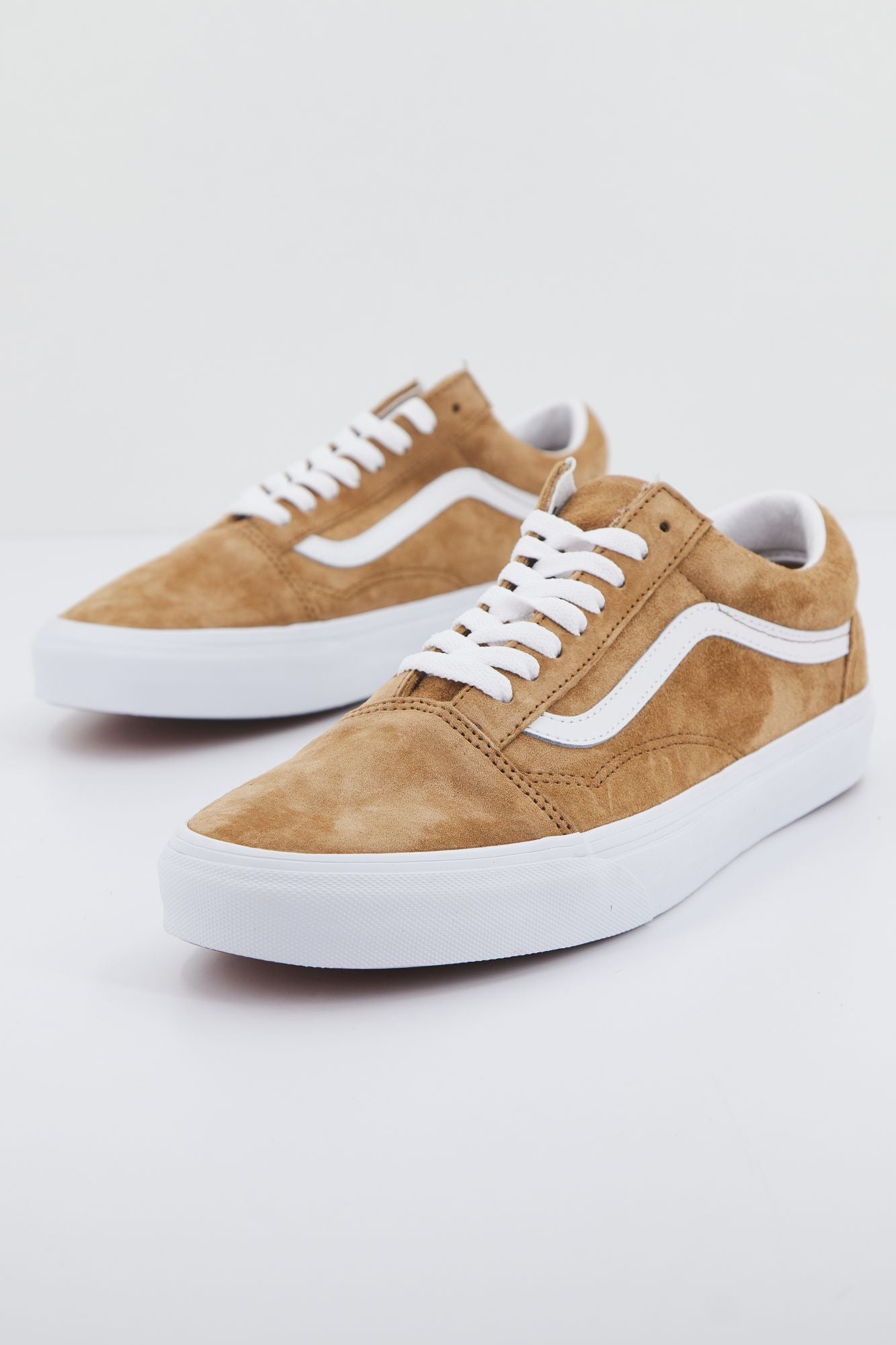 VANS OLD SKOOL PIG SUEDE en color MARRON (2)