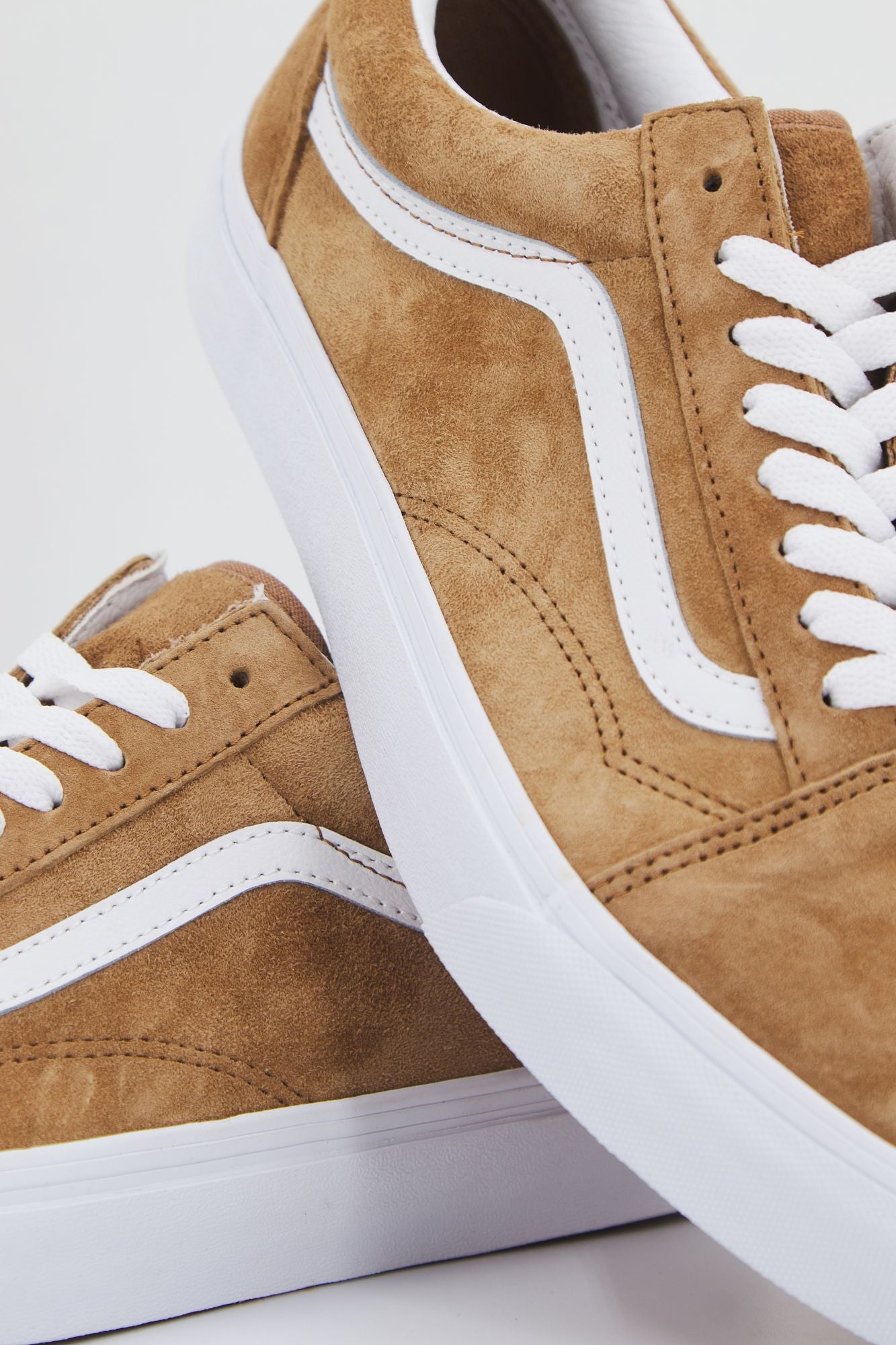VANS OLD SKOOL PIG SUEDE en color MARRON (4)