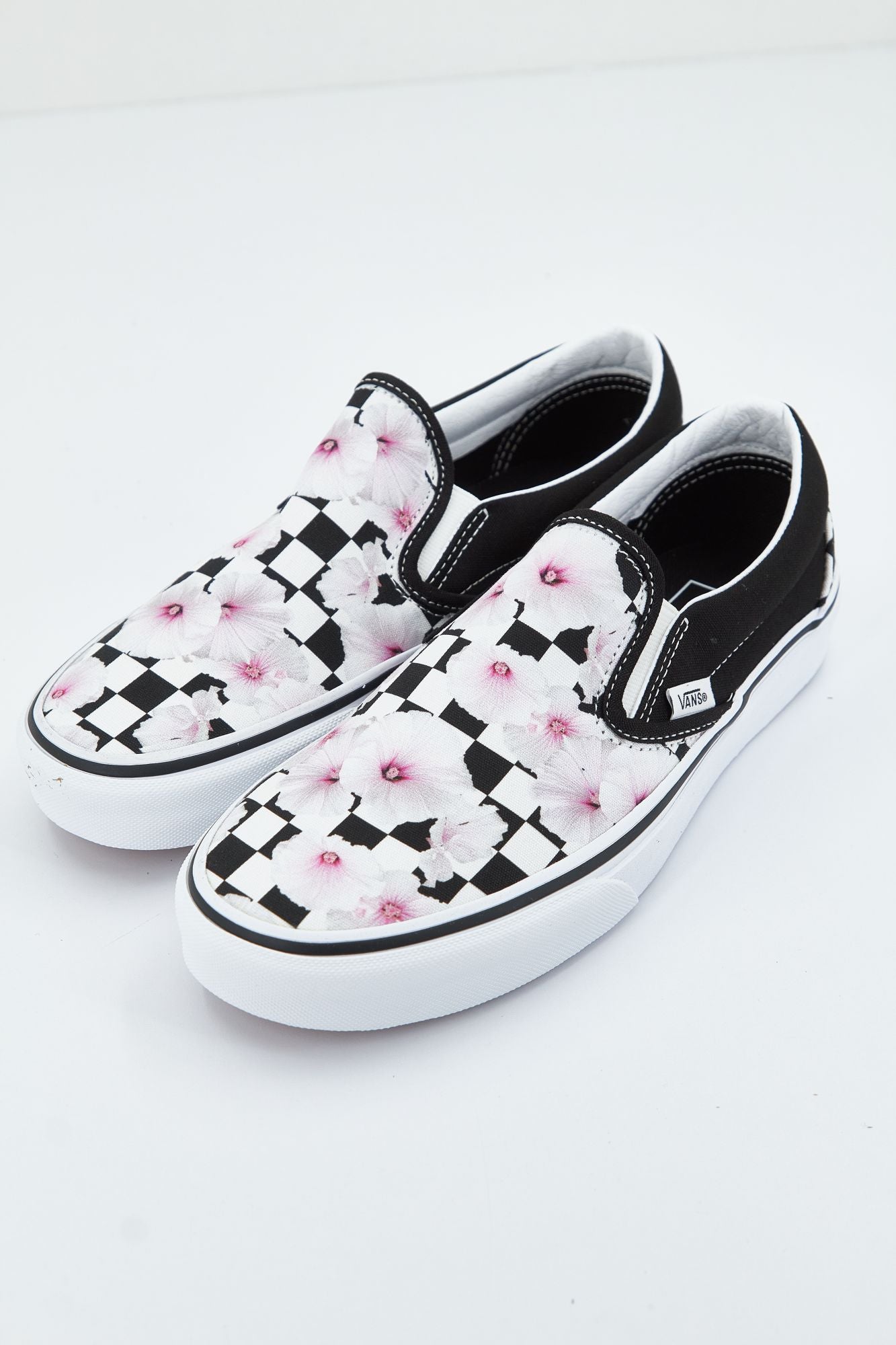 VANS CLASSIC SLIP-ON en color FLORAL (1)