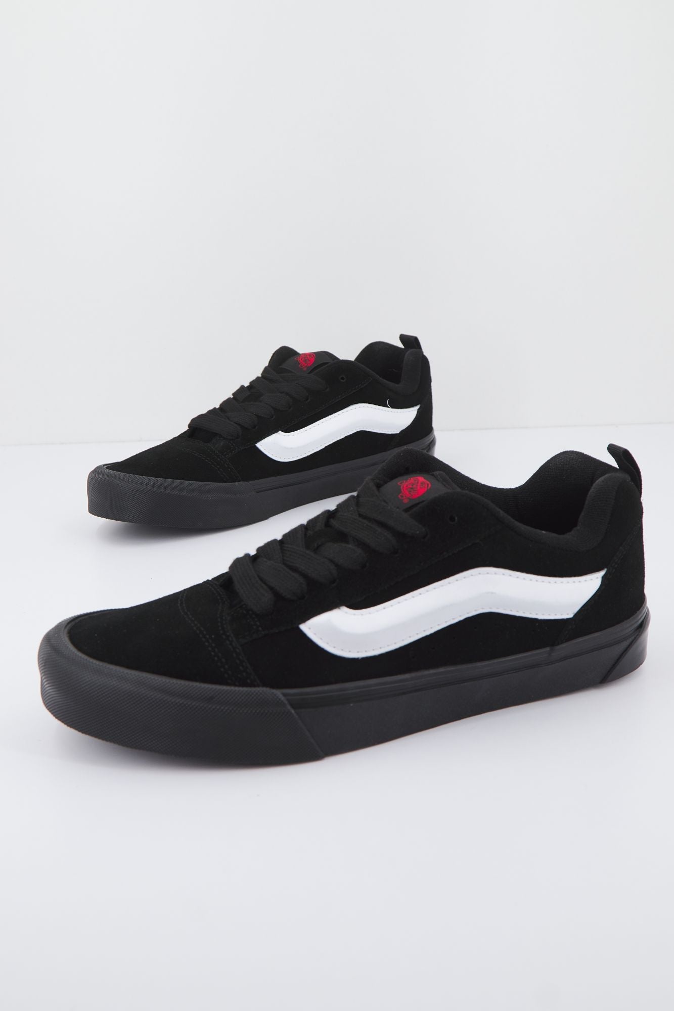 VANS KNU SKOOL en color NEGRO (2)