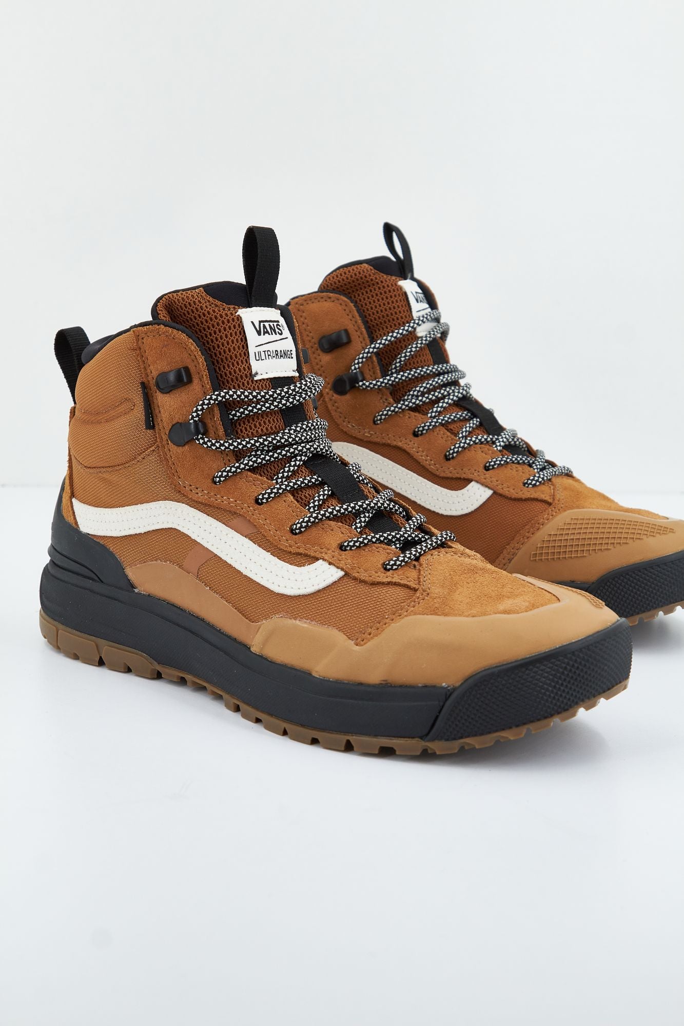 VANS ULTRARANGE EXO HI en color MARRON (1)