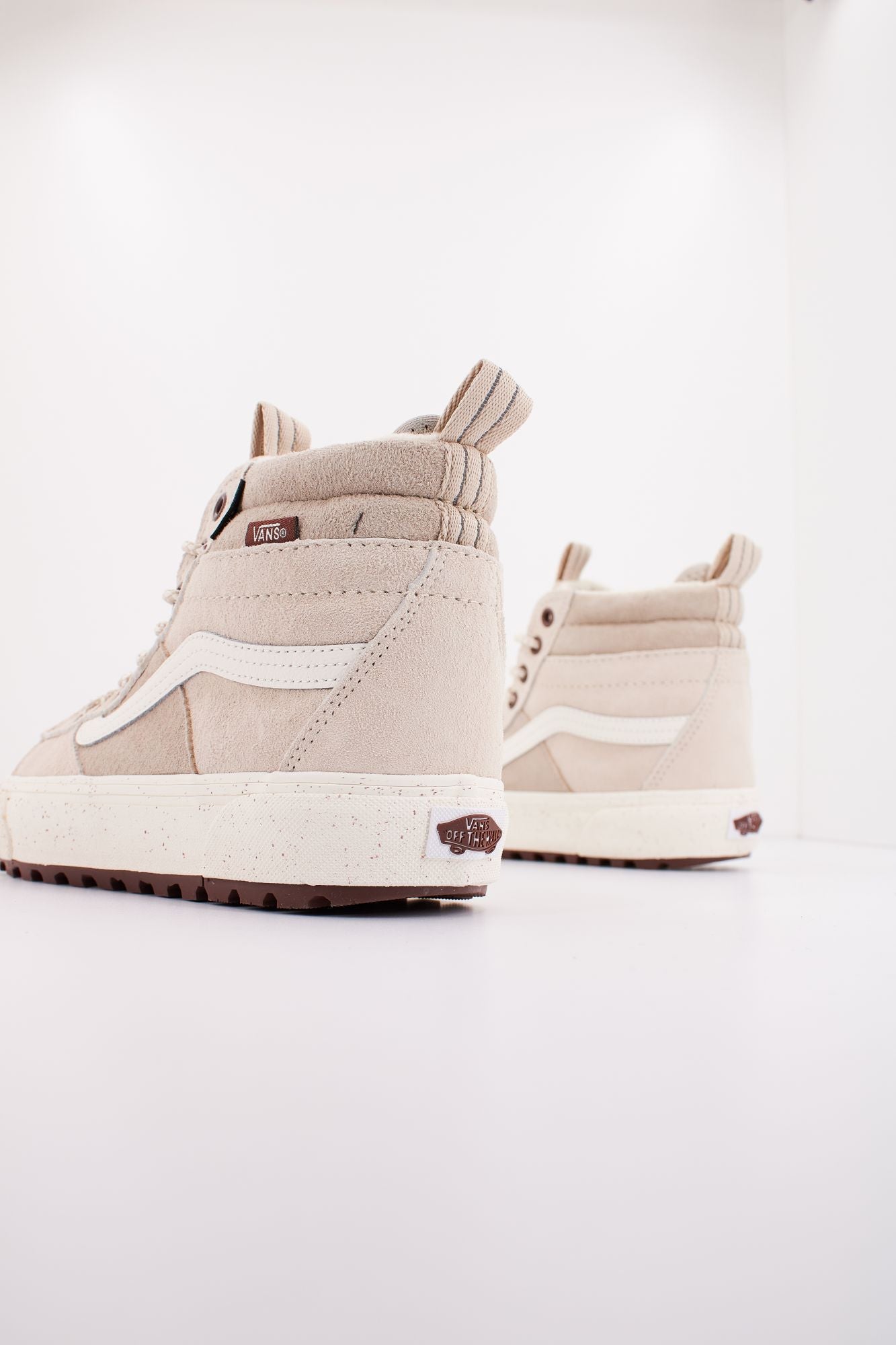 VANS SK8-HI MTE-2 en color BEIS (3)
