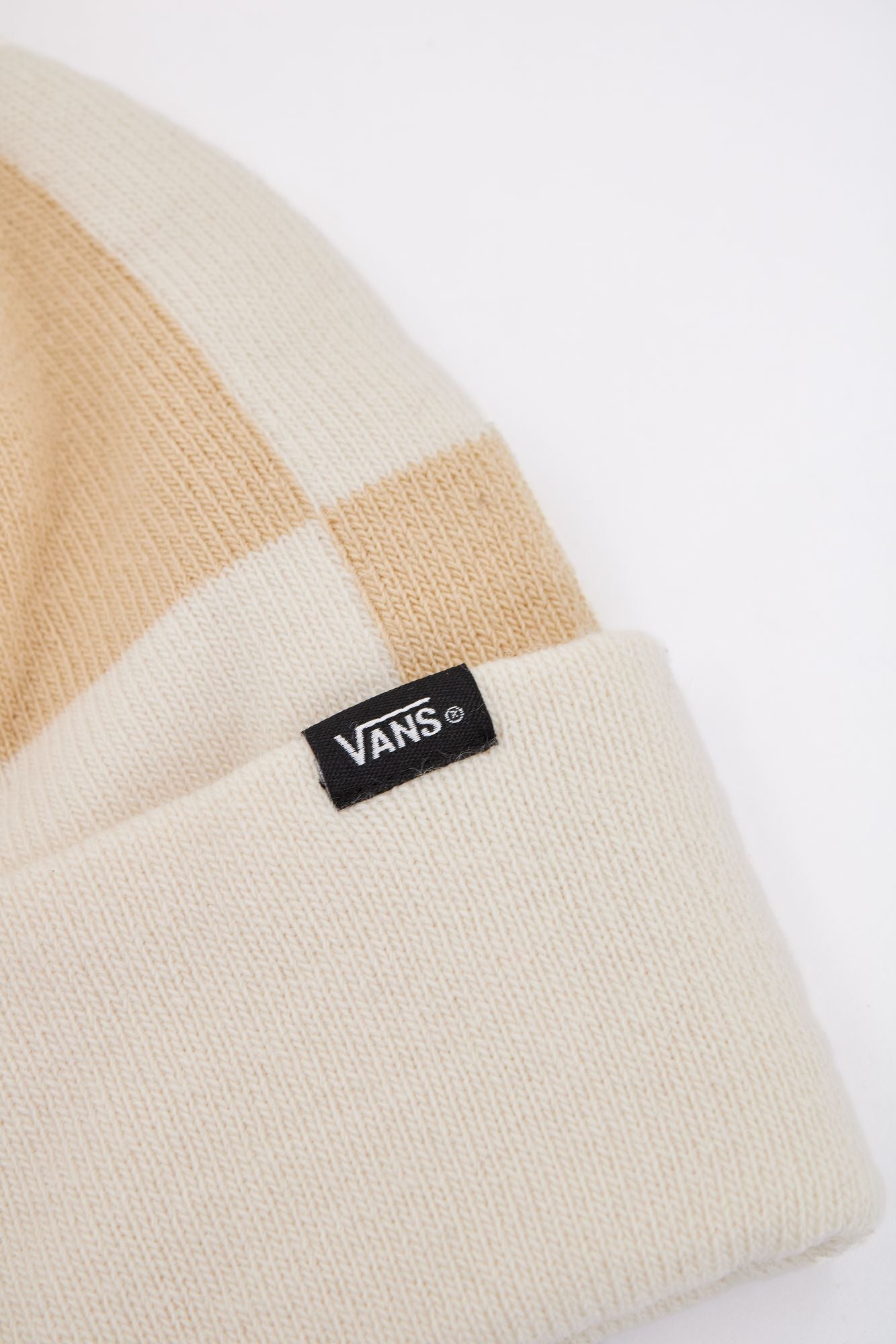 VANS WM SPIRIT POM BEANIE en color BEIS (3)