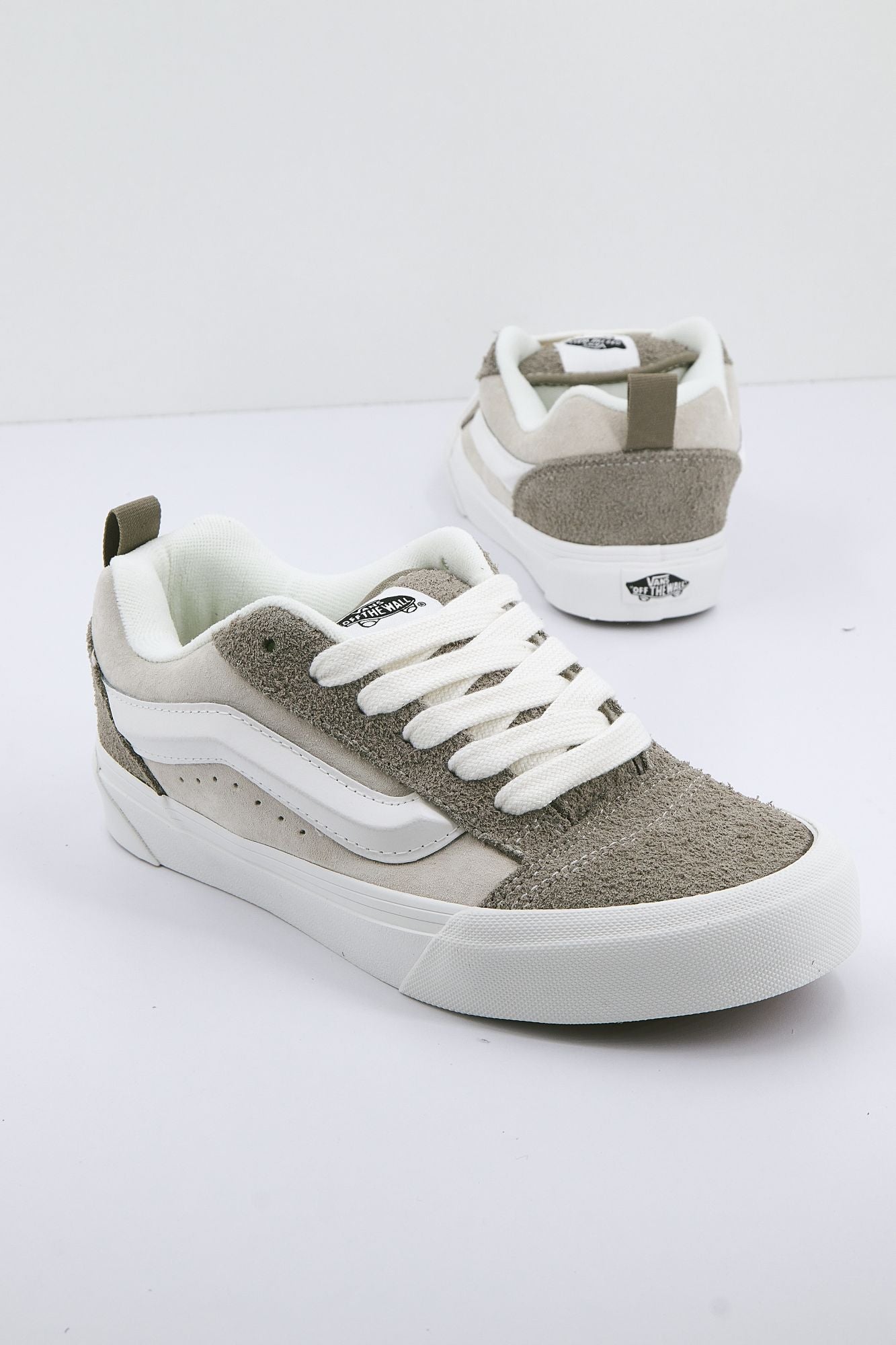 VANS KNU SKOOL en color BEIS (1)