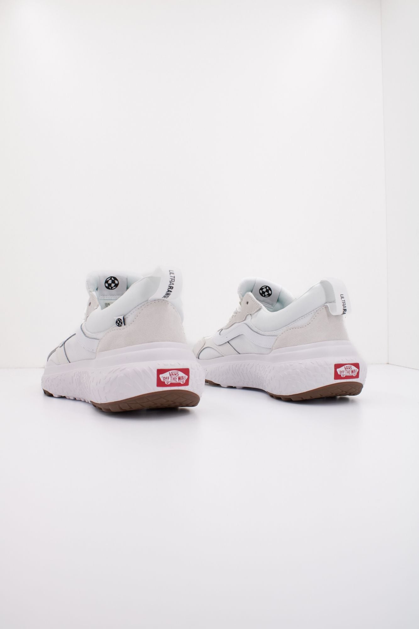 VANS ULTRARANGE NEO VR3 en color BLANCO (3)
