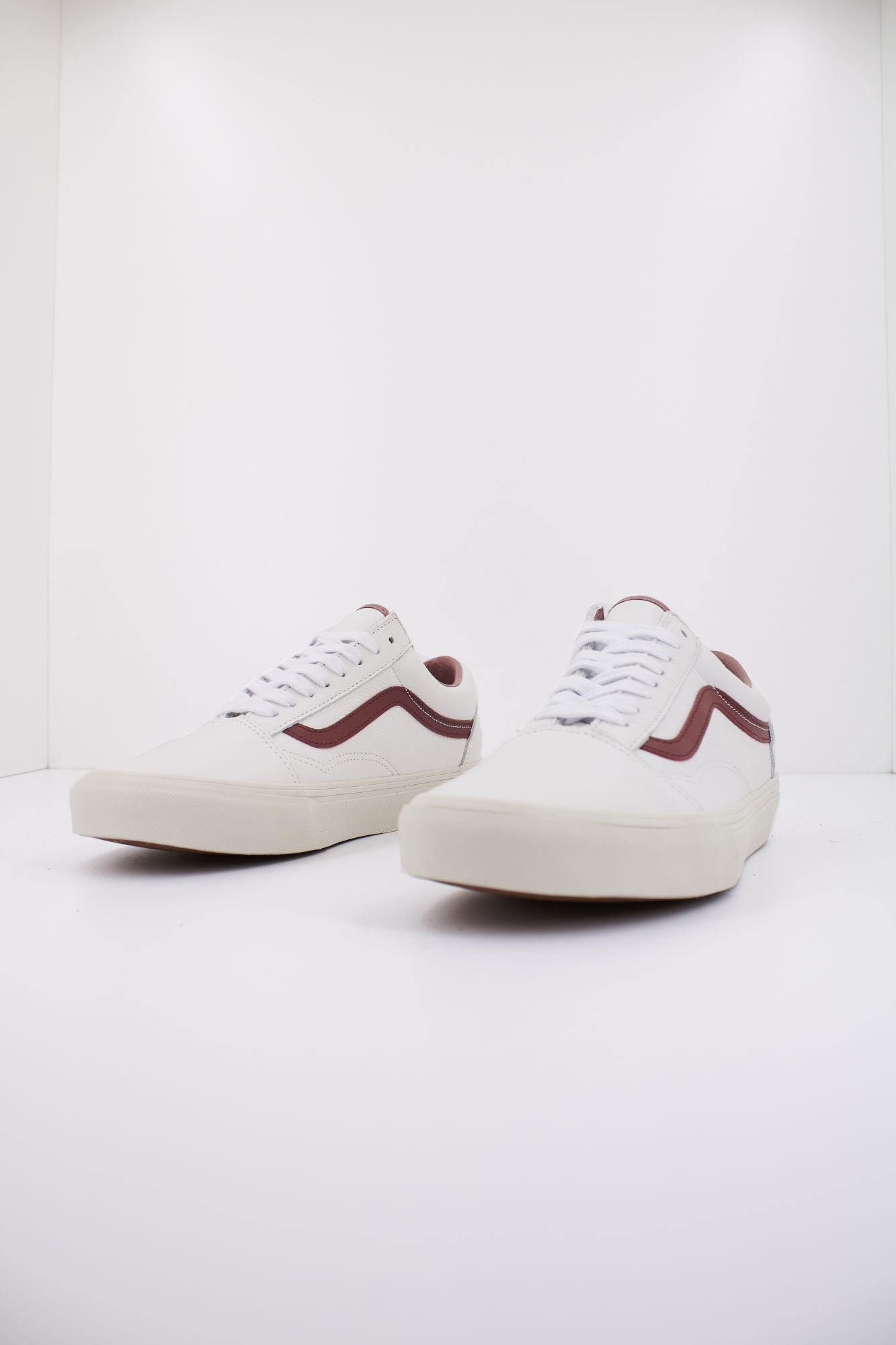 VANS OLD SKOOL en color BLANCO (2)